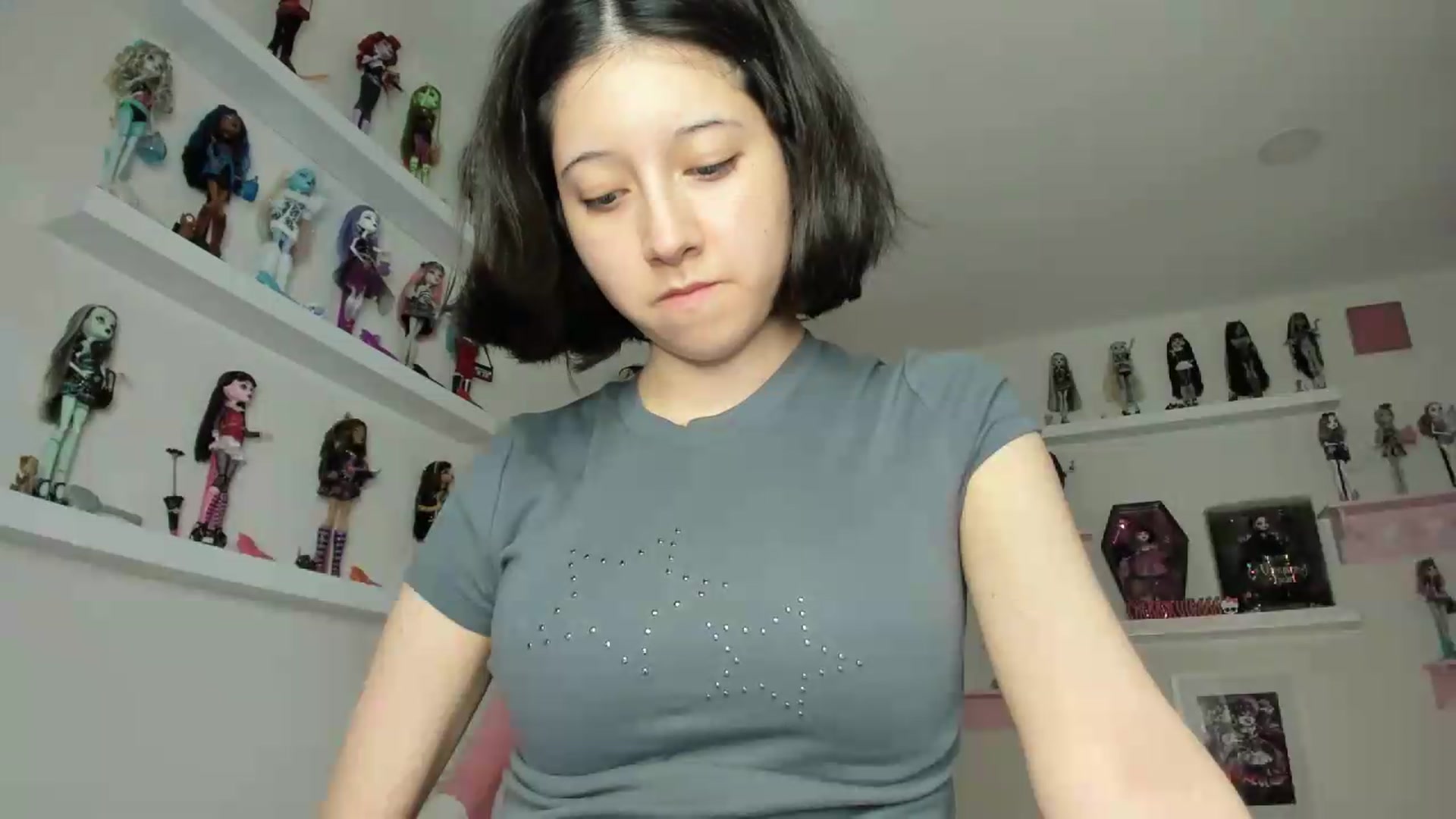 Gallery image thumbnail from Cherrycute666's myfreecams stream on, 08/01/2026, 10:28 image 7 of 20