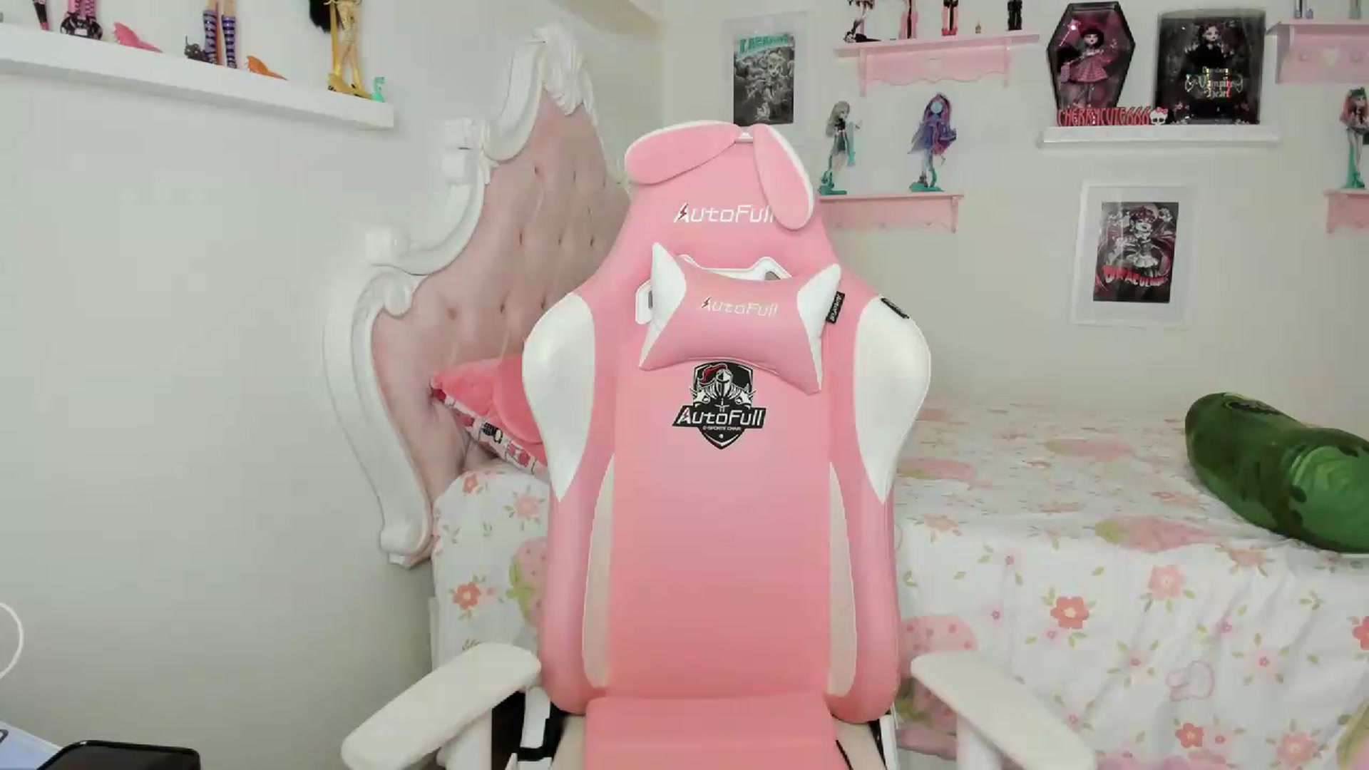 Gallery image thumbnail from Cherrycute666's myfreecams stream on, 08/01/2026, 10:28 image 19 of 20