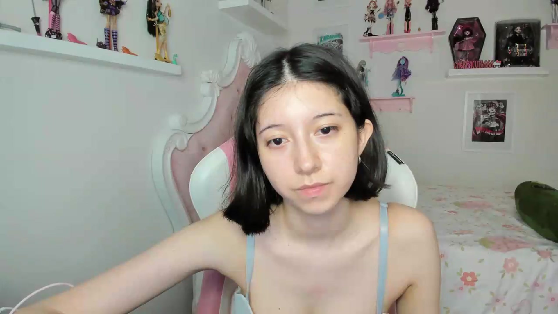 Gallery image thumbnail from Cherrycute666's myfreecams stream on, 08/01/2026, 10:28 image 17 of 20