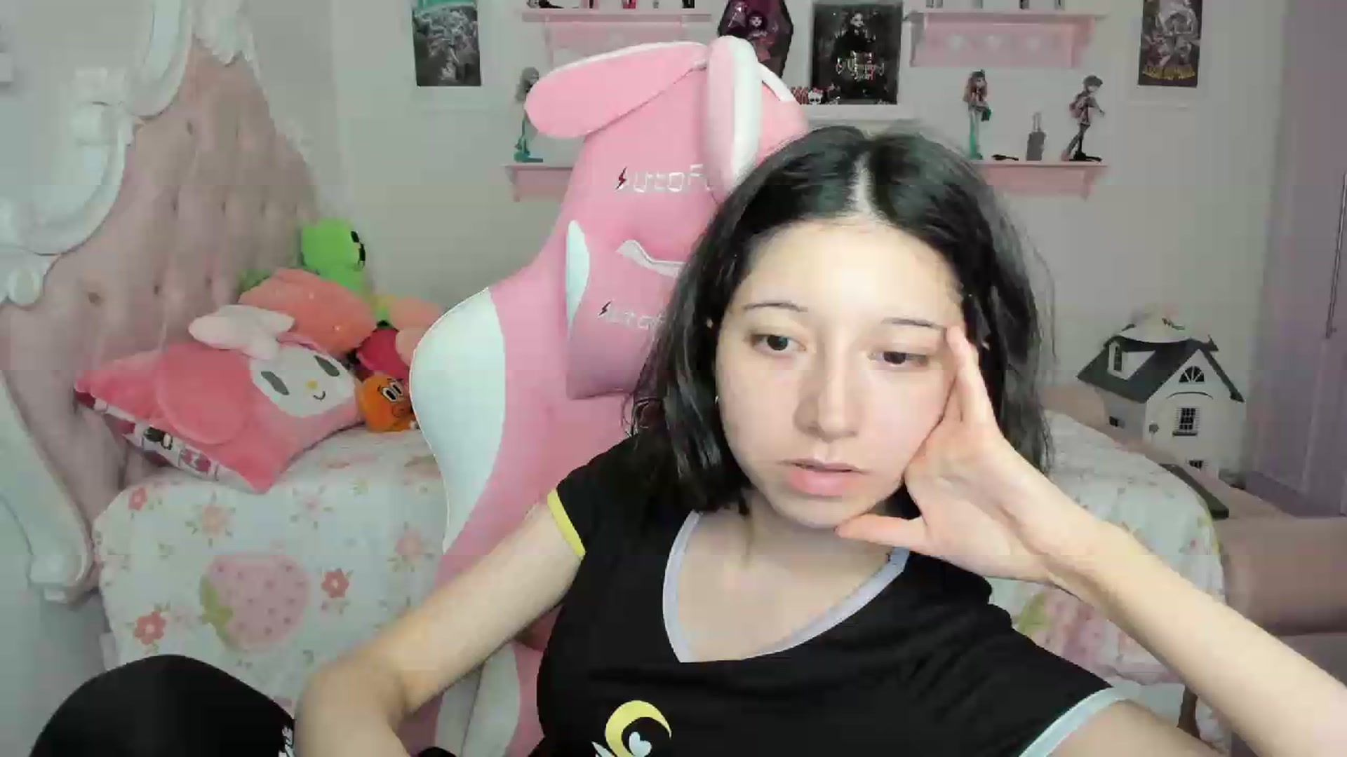 Gallery image thumbnail from Cherrycute666's myfreecams stream on, 08/02/2026, 01:45 image 13 of 20