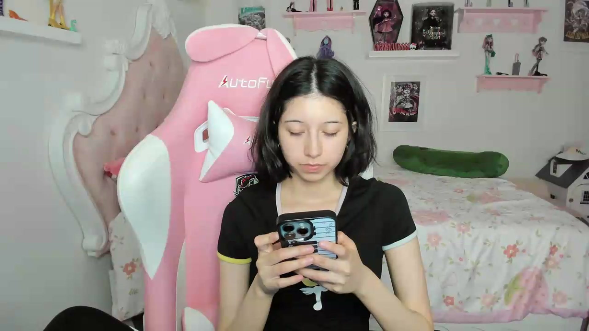 Gallery image thumbnail from Cherrycute666's myfreecams stream on, 08/02/2026, 01:45 image 4 of 20
