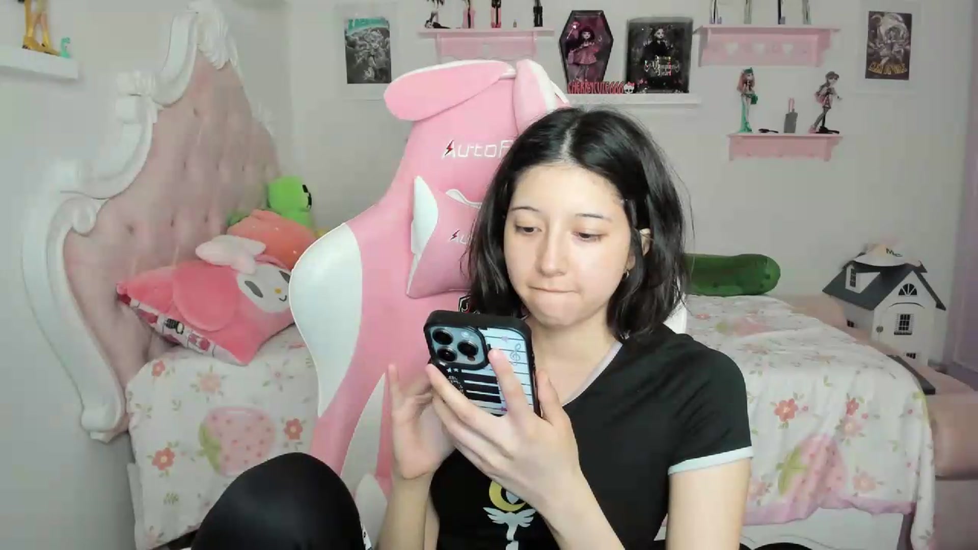 Gallery image thumbnail from Cherrycute666's myfreecams stream on, 08/02/2026, 01:45 image 7 of 20