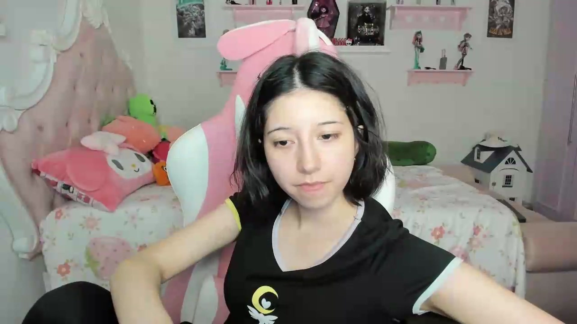 Gallery image thumbnail from Cherrycute666's myfreecams stream on, 08/02/2026, 01:45 image 14 of 20