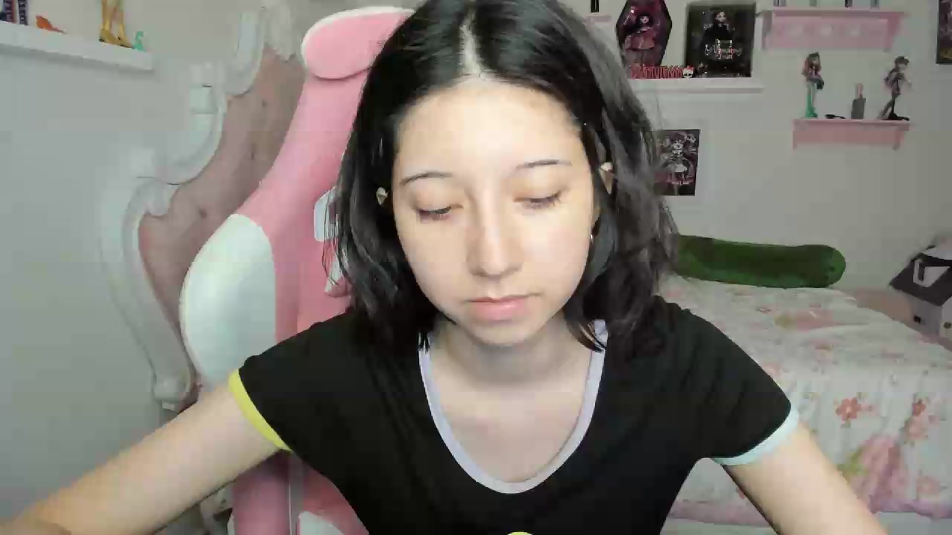 Gallery image thumbnail from Cherrycute666's myfreecams stream on, 08/02/2026, 01:45 image 1 of 20