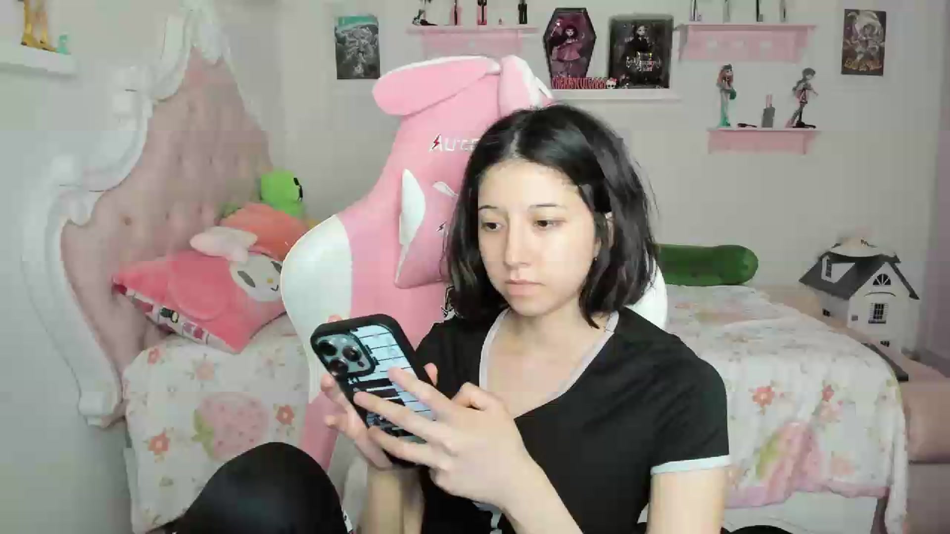 Gallery image thumbnail from Cherrycute666's myfreecams stream on, 08/02/2026, 01:45 image 10 of 20