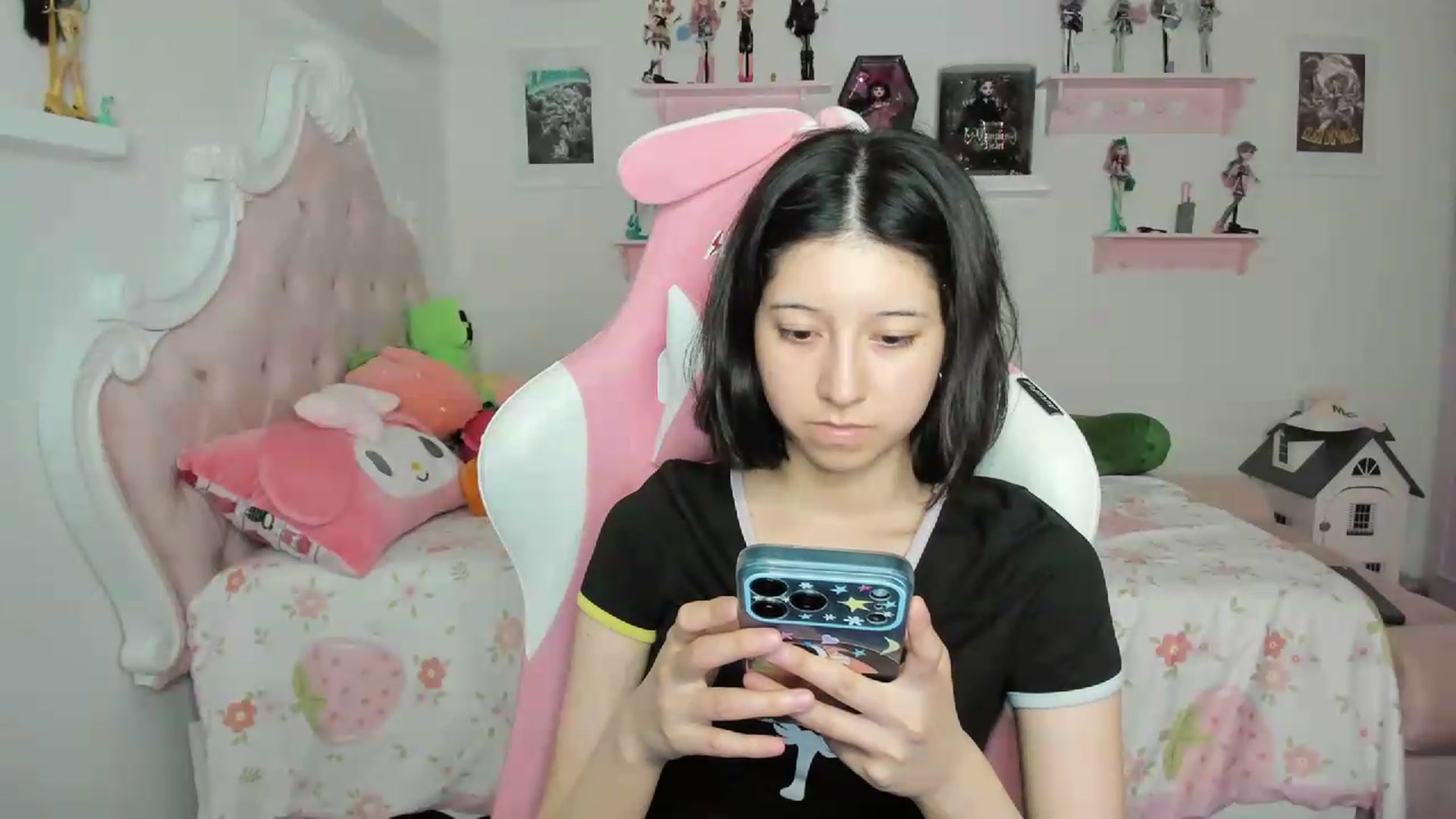 Gallery image thumbnail from Cherrycute666's myfreecams stream on, 08/02/2026, 02:41 image 15 of 20