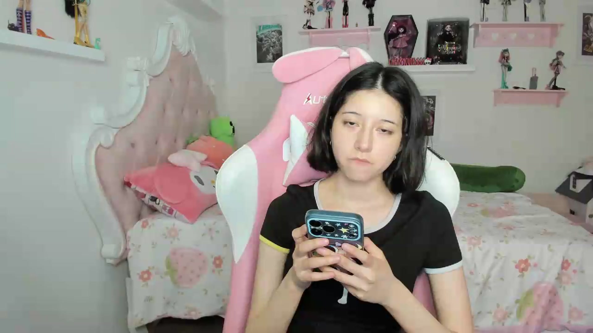 Gallery image thumbnail from Cherrycute666's myfreecams stream on, 08/02/2026, 02:41 image 4 of 20