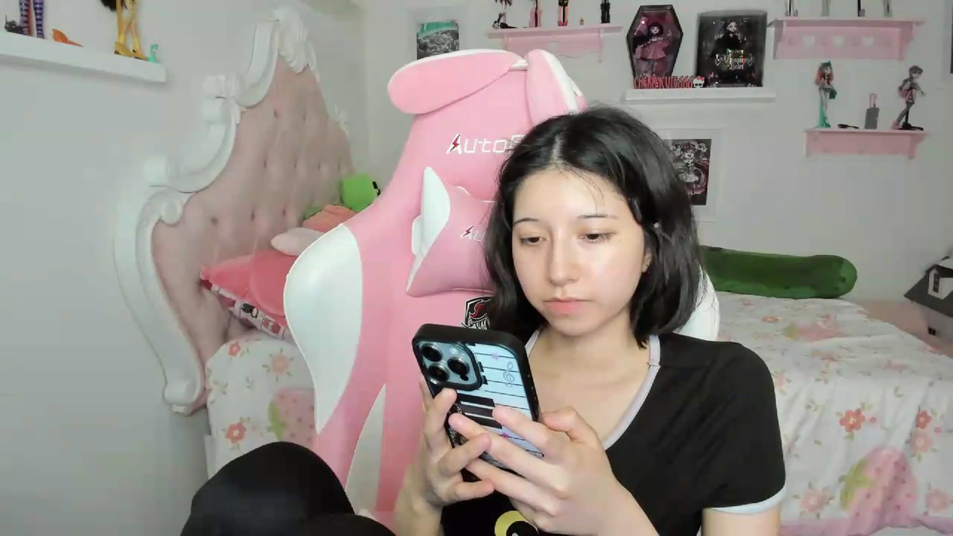 Gallery image thumbnail from Cherrycute666's myfreecams stream on, 08/02/2026, 03:48 image 18 of 20