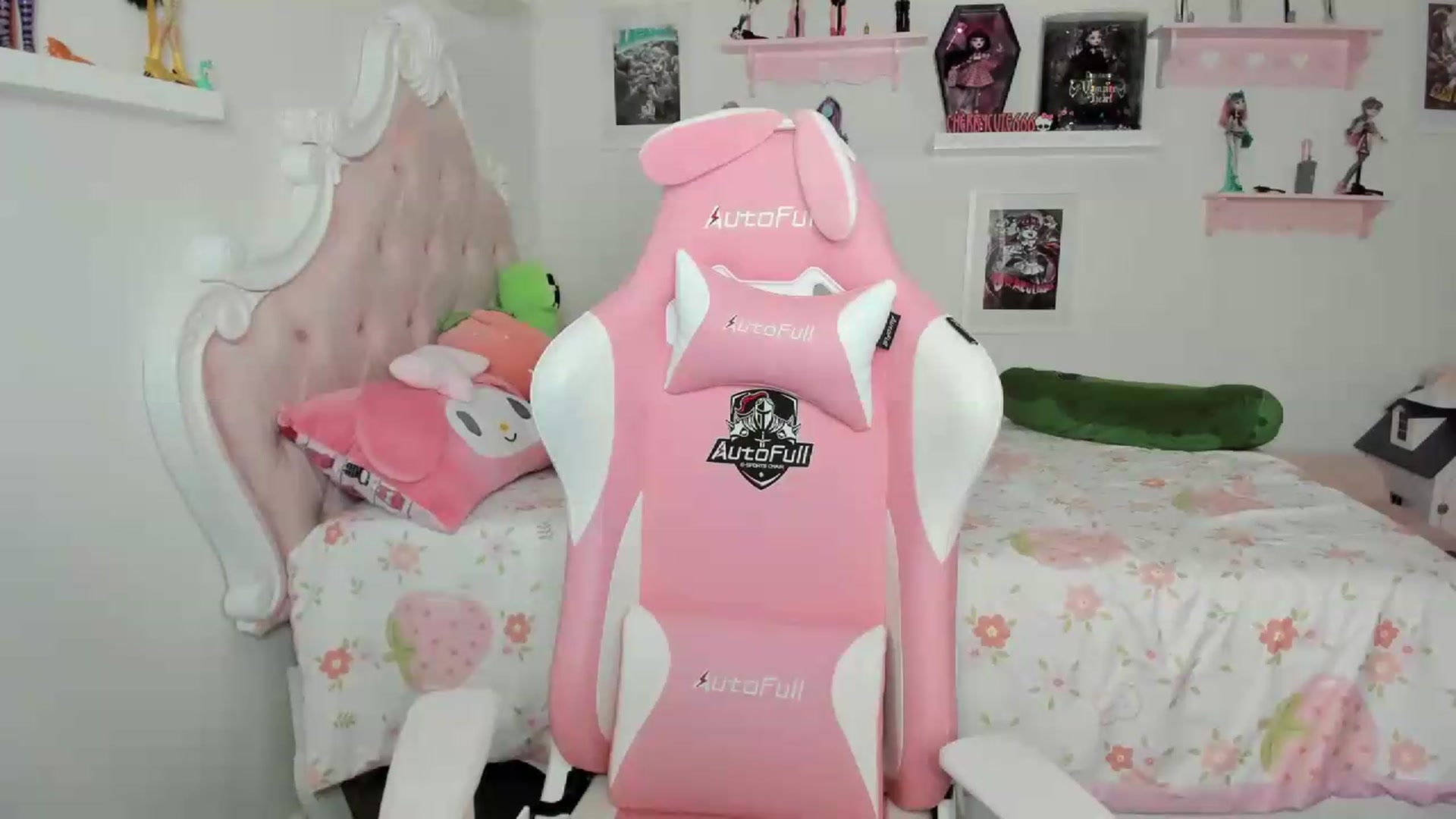 Gallery image thumbnail from Cherrycute666's myfreecams stream on, 08/02/2026, 03:48 image 5 of 20