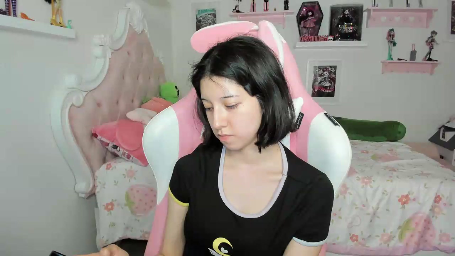 Gallery image thumbnail from Cherrycute666's myfreecams stream on, 08/02/2026, 03:48 image 16 of 20