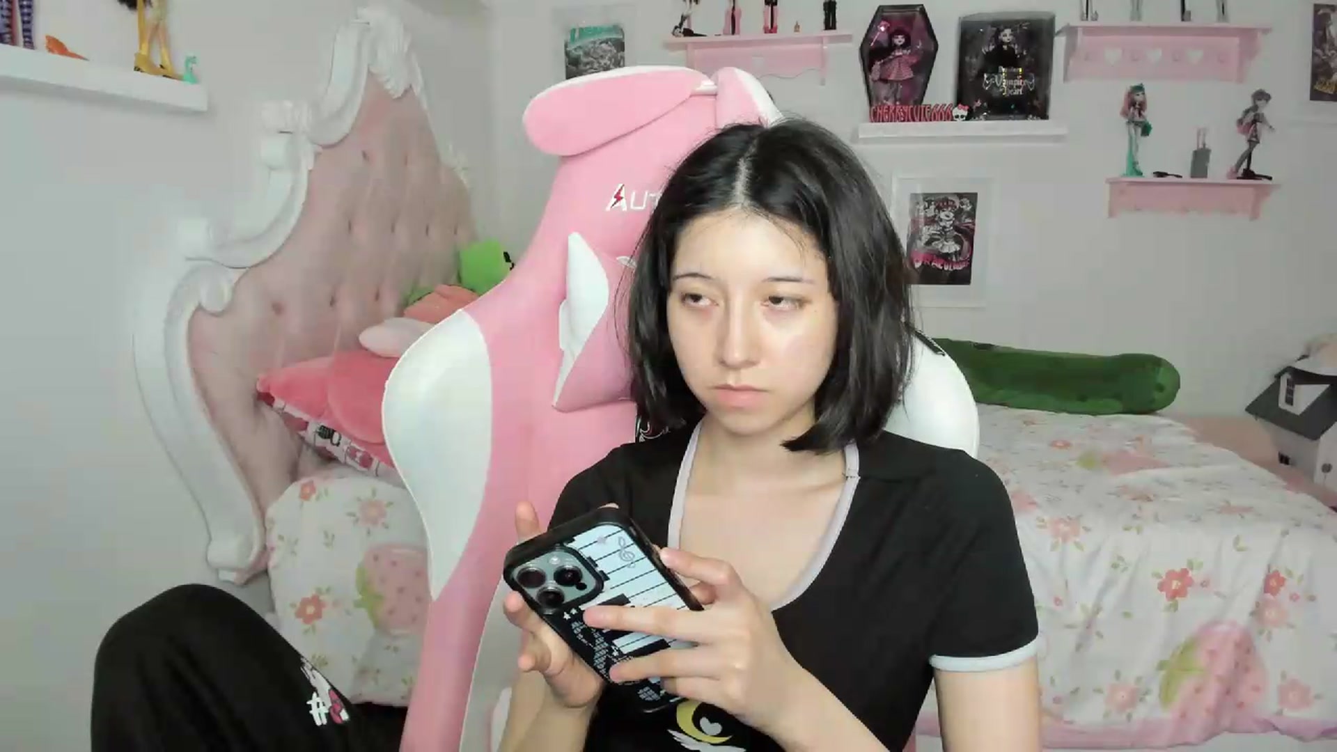 Gallery image thumbnail from Cherrycute666's myfreecams stream on, 08/02/2026, 03:48 image 8 of 20