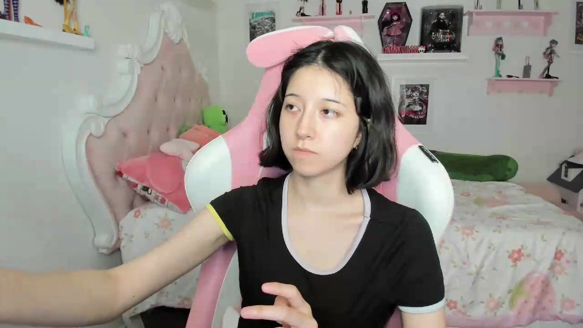 Gallery image thumbnail from Cherrycute666's myfreecams stream on, 08/02/2026, 03:48 image 15 of 20