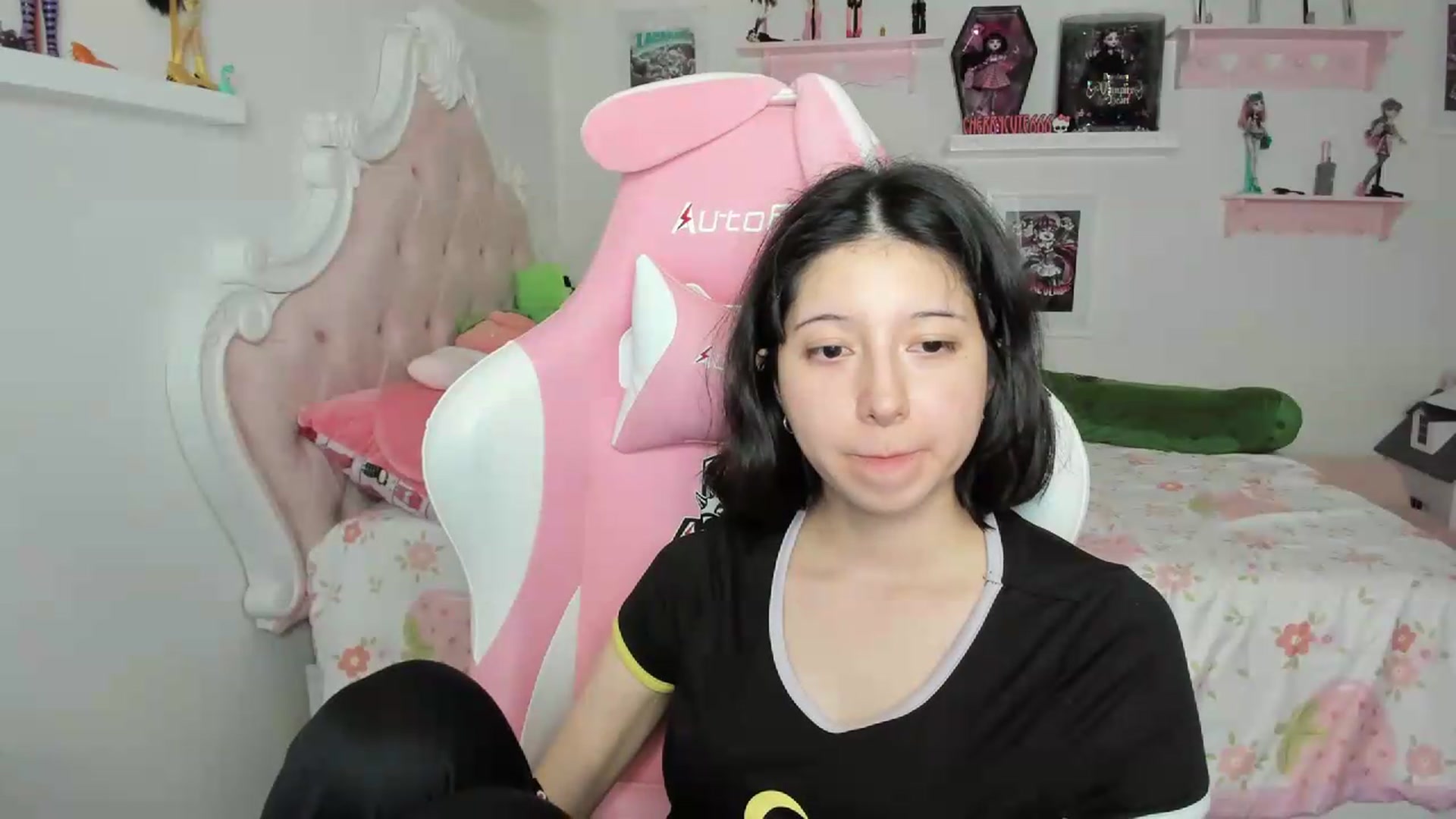 Gallery image thumbnail from Cherrycute666's myfreecams stream on, 08/02/2026, 03:48 image 17 of 20
