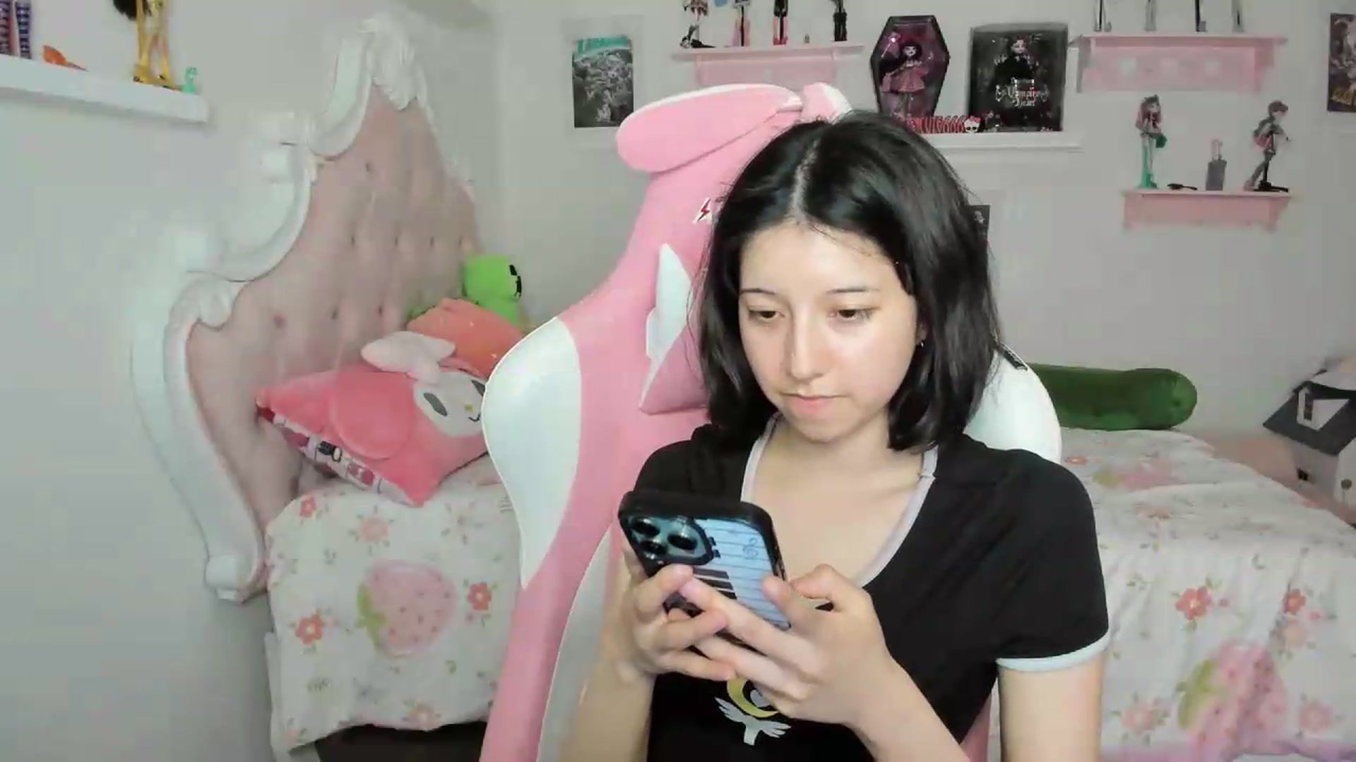 Gallery image thumbnail from Cherrycute666's myfreecams stream on, 08/02/2026, 03:48 image 20 of 20