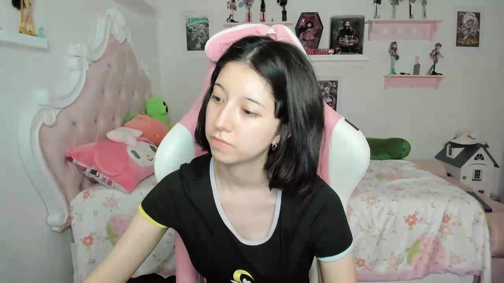 Gallery image thumbnail from Cherrycute666's myfreecams stream on, 08/02/2026, 03:48 image 2 of 20