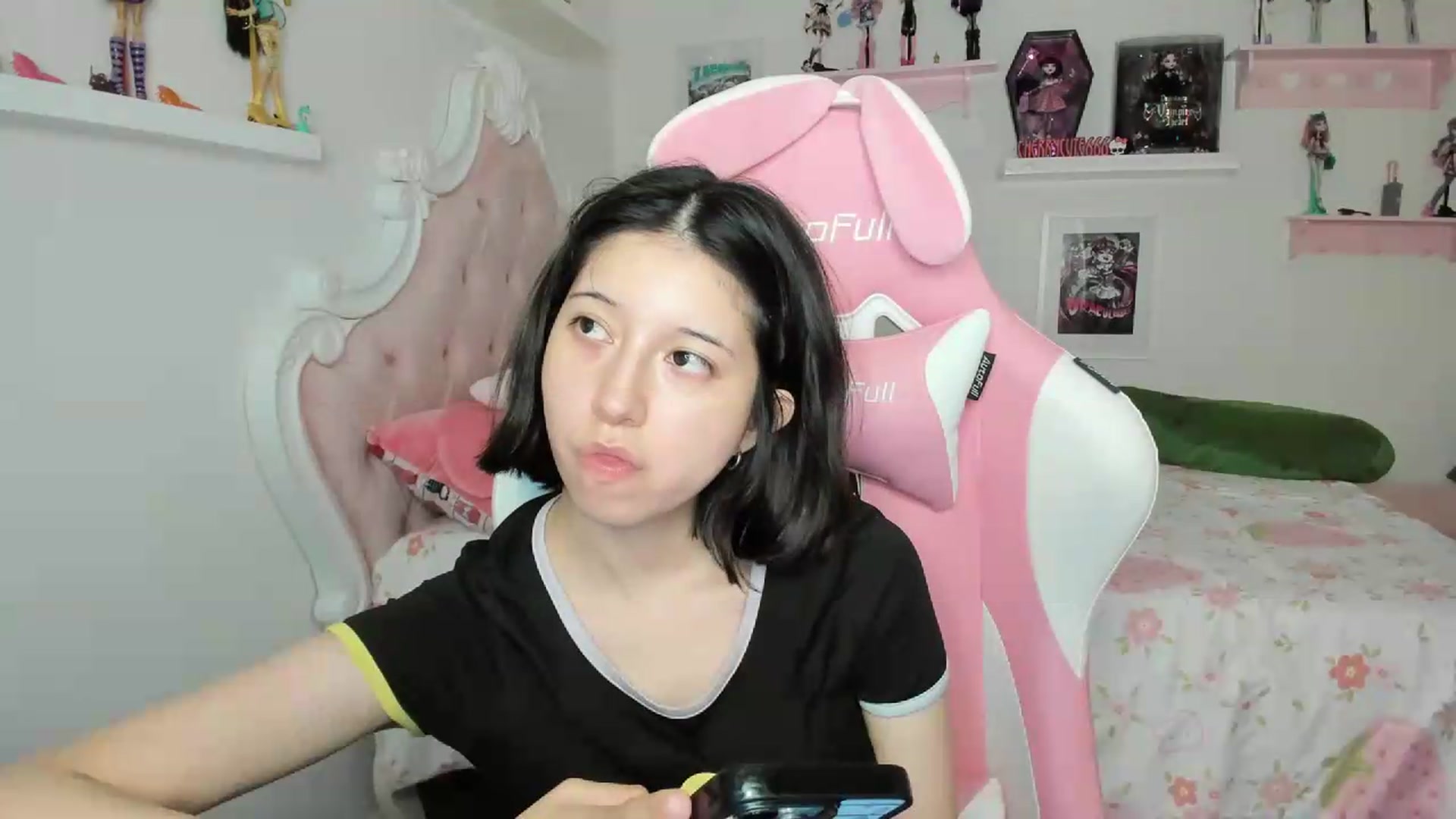 Gallery image thumbnail from Cherrycute666's myfreecams stream on, 08/02/2026, 08:13 image 18 of 20