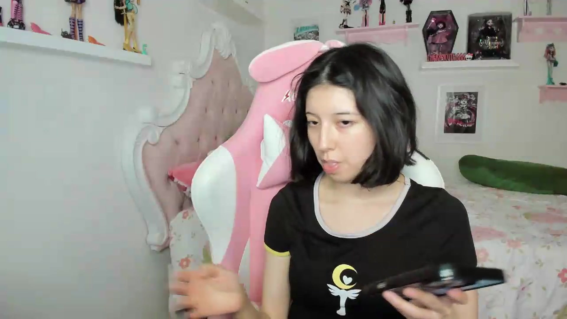 Gallery image thumbnail from Cherrycute666's myfreecams stream on, 08/02/2026, 08:13 image 16 of 20