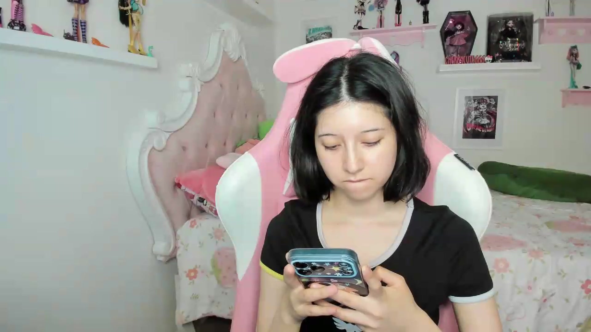 Gallery image thumbnail from Cherrycute666's myfreecams stream on, 08/02/2026, 08:13 image 15 of 20