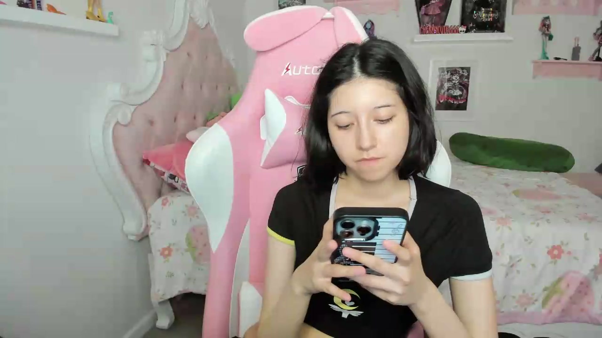 Gallery image thumbnail from Cherrycute666's myfreecams stream on, 08/02/2026, 08:13 image 8 of 20