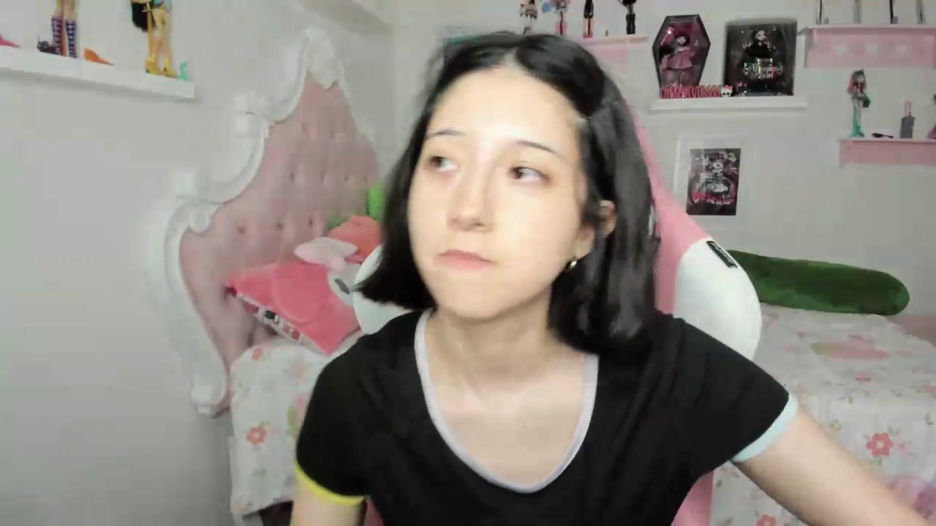 Gallery image thumbnail from Cherrycute666's myfreecams stream on, 08/02/2026, 08:13 image 6 of 20