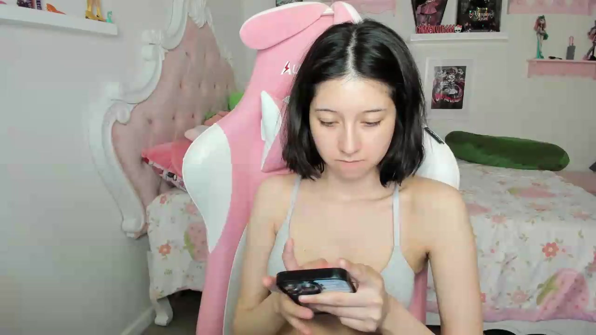 Gallery image thumbnail from Cherrycute666's myfreecams stream on, 08/02/2026, 08:13 image 11 of 20
