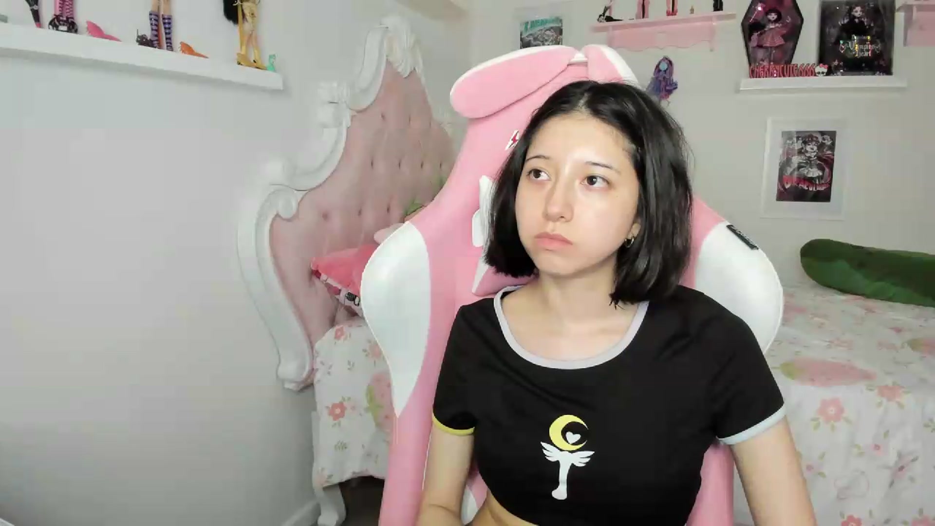 Gallery image thumbnail from Cherrycute666's myfreecams stream on, 08/02/2026, 09:32 image 10 of 20