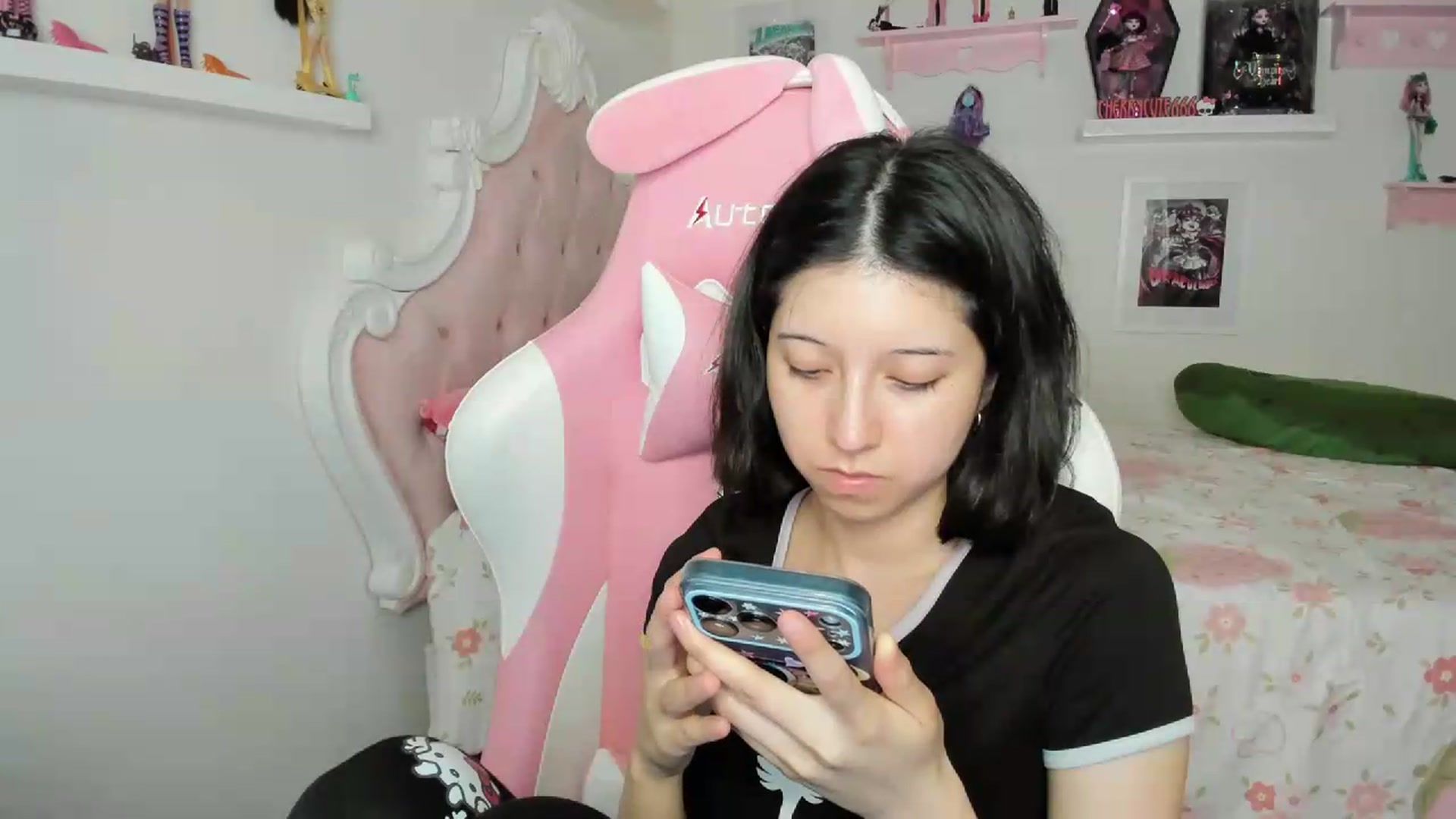 Gallery image thumbnail from Cherrycute666's myfreecams stream on, 08/02/2026, 09:32 image 17 of 20