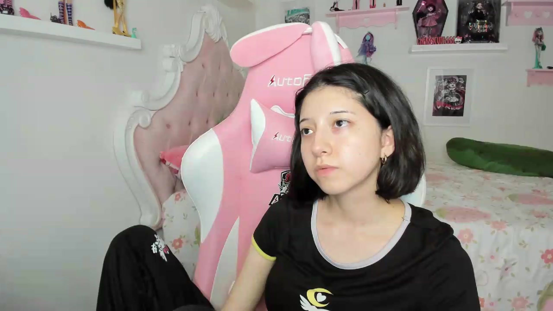 Gallery image thumbnail from Cherrycute666's myfreecams stream on, 08/02/2026, 09:32 image 18 of 20