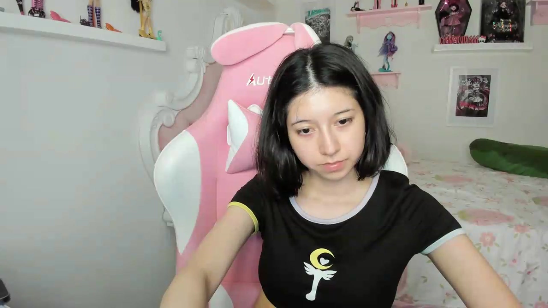 Gallery image thumbnail from Cherrycute666's myfreecams stream on, 08/02/2026, 09:32 image 12 of 20