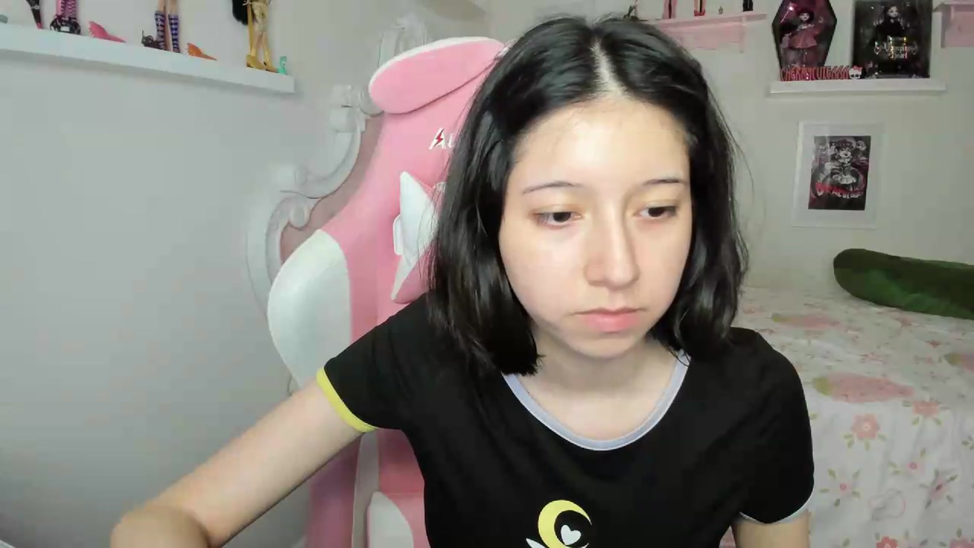 Gallery image thumbnail from Cherrycute666's myfreecams stream on, 08/02/2026, 09:32 image 11 of 20