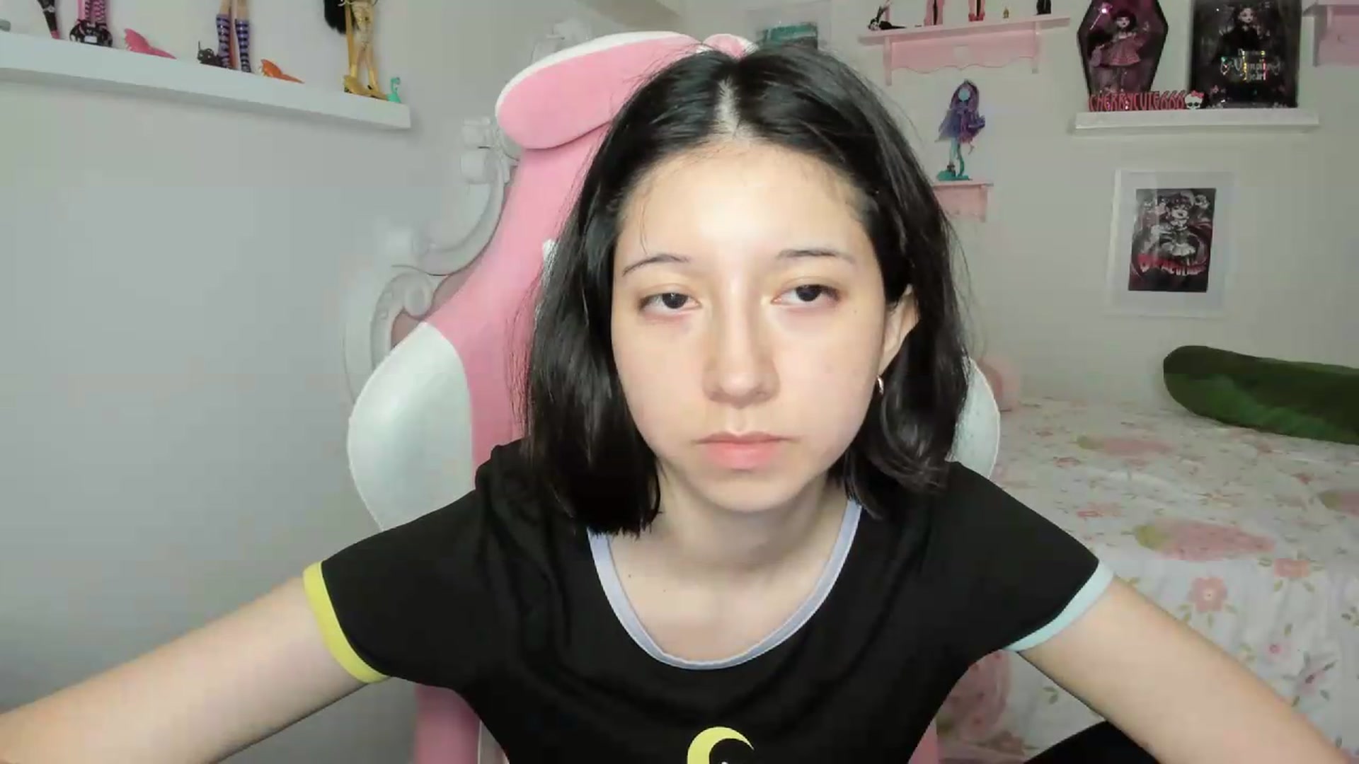 Gallery image thumbnail from Cherrycute666's myfreecams stream on, 08/02/2026, 09:32 image 13 of 20
