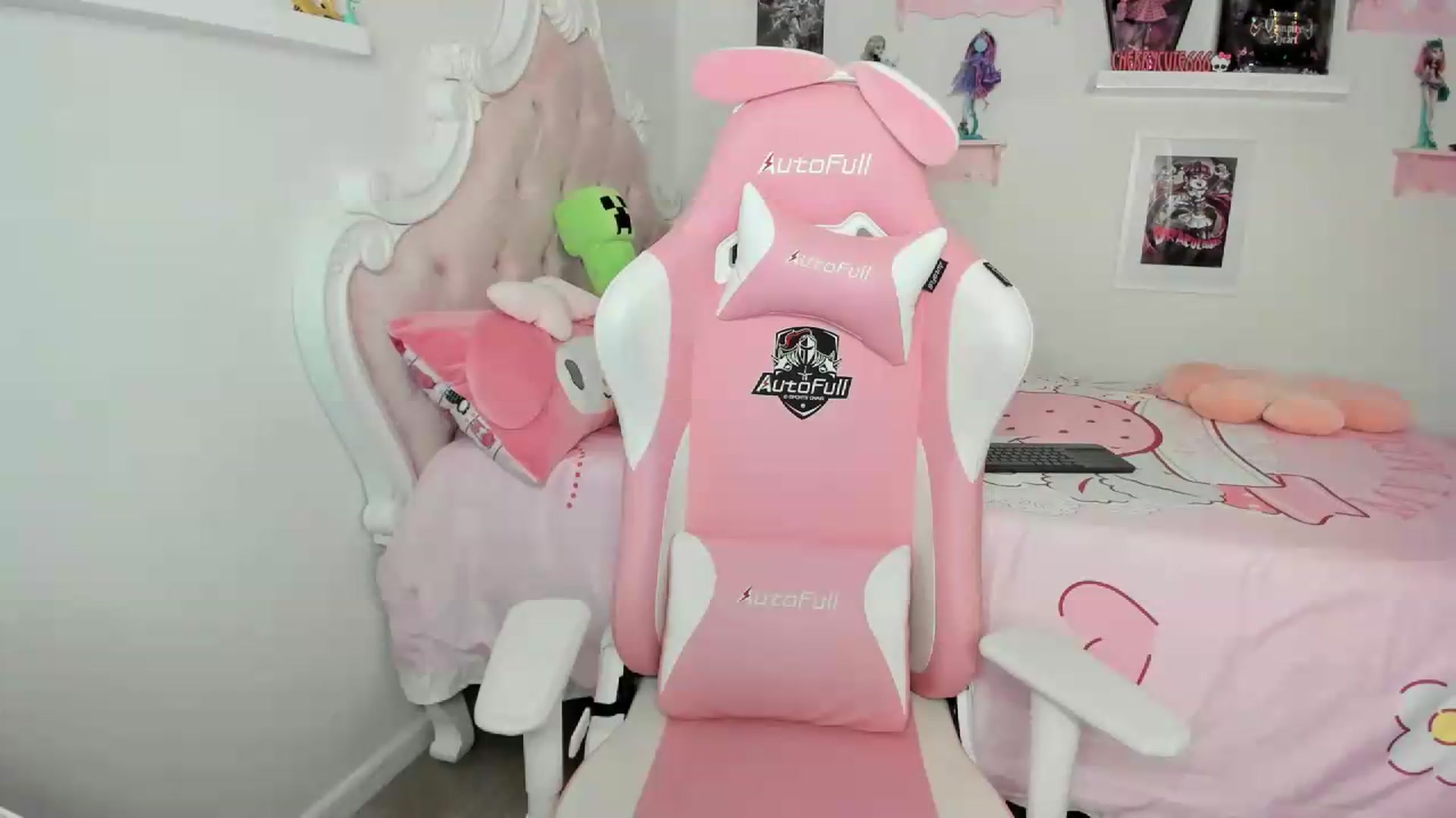Gallery image thumbnail from Cherrycute666's myfreecams stream on, 08/05/2026, 03:41 image 13 of 20
