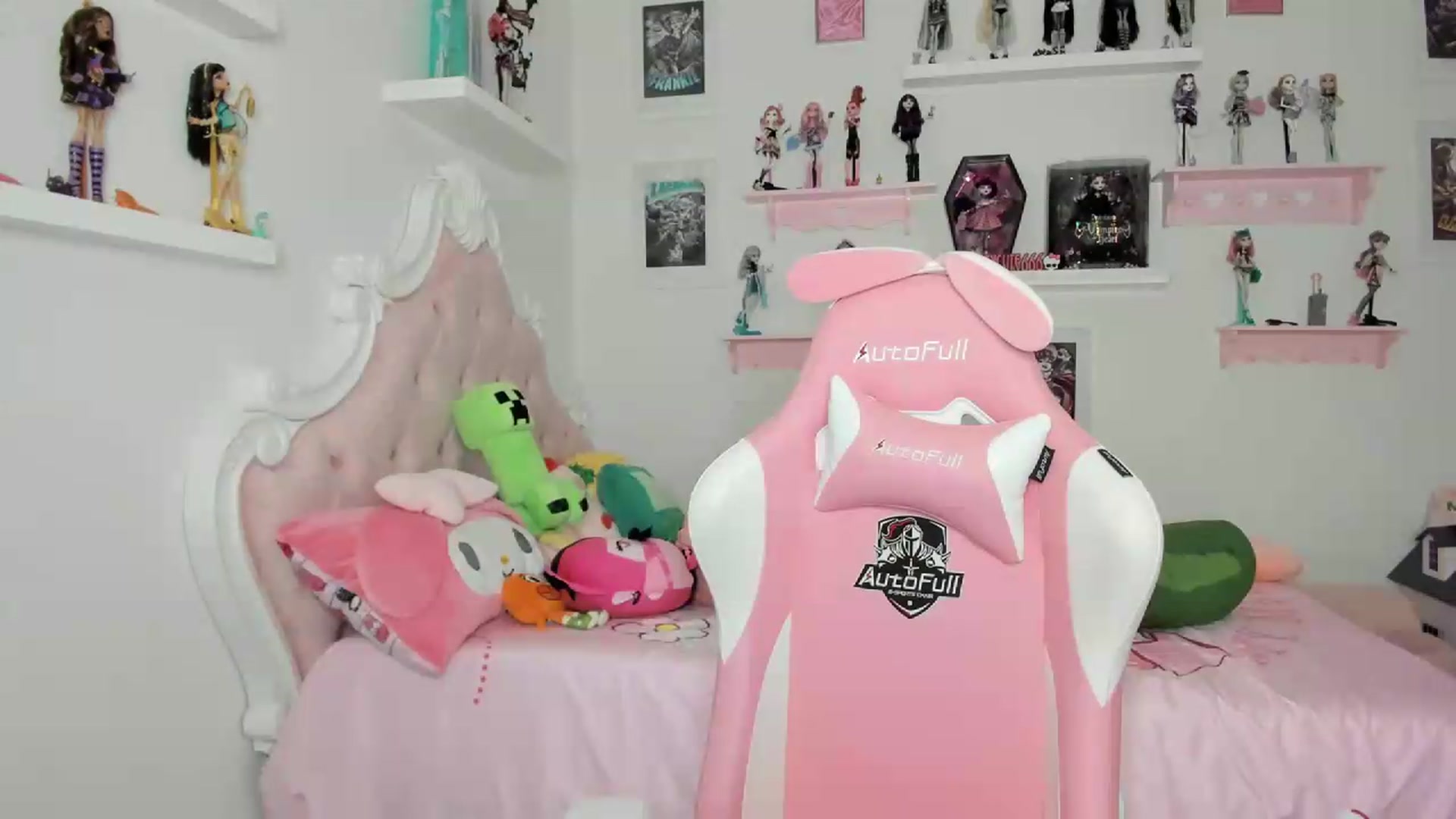 Gallery image thumbnail from Cherrycute666's myfreecams stream on, 08/05/2026, 07:23 image 10 of 20