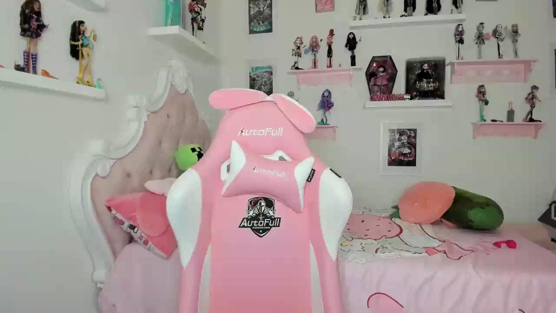 Gallery image thumbnail from Cherrycute666's myfreecams stream on, 08/05/2026, 07:23 image 1 of 20