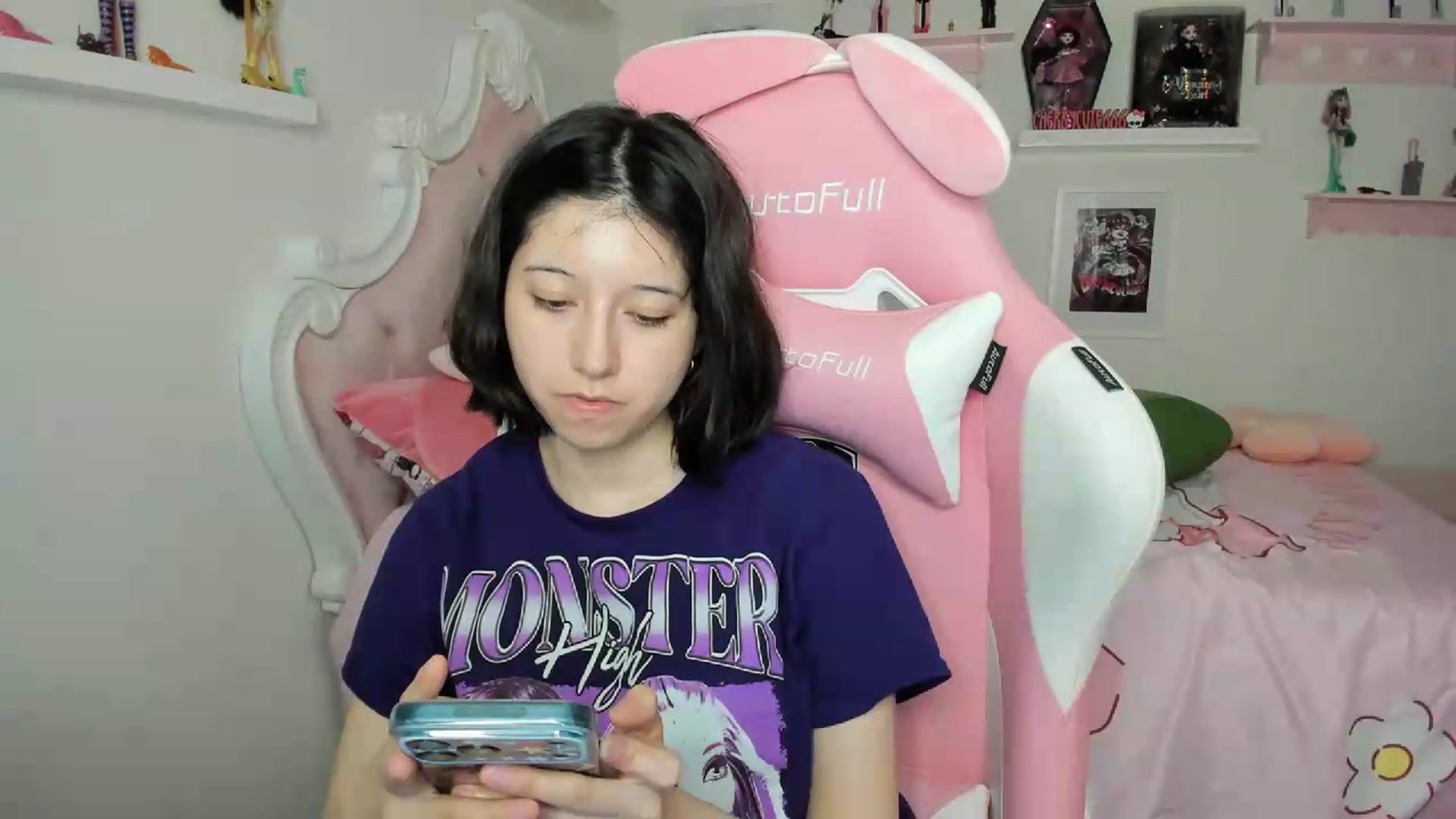 Gallery image thumbnail from Cherrycute666's myfreecams stream on, 08/05/2026, 07:23 image 18 of 20