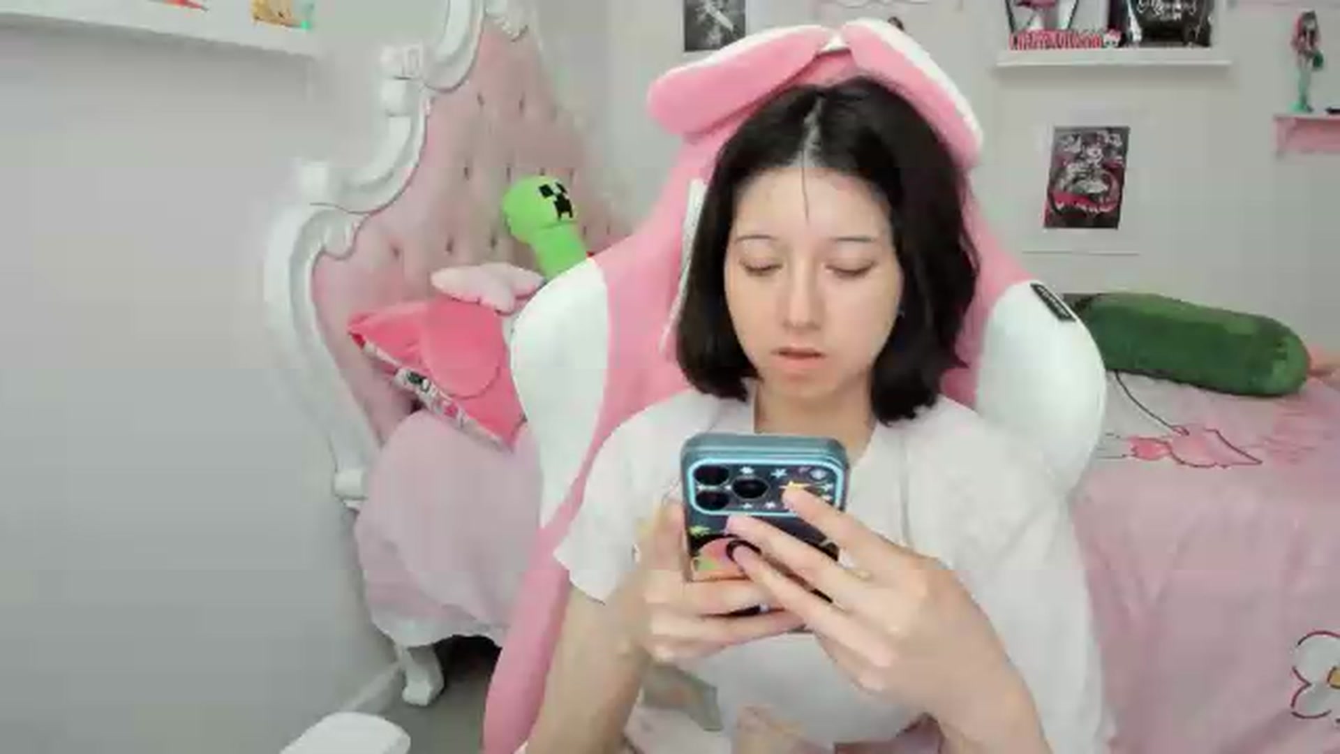 Gallery image thumbnail from Cherrycute666's myfreecams stream on, 08/06/2026, 02:17 image 10 of 20