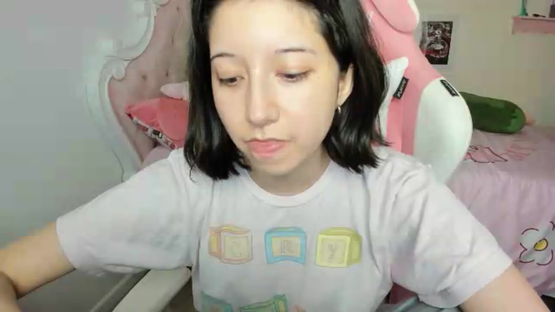 Gallery image thumbnail from Cherrycute666's myfreecams stream on, 08/06/2026, 02:17 image 18 of 20