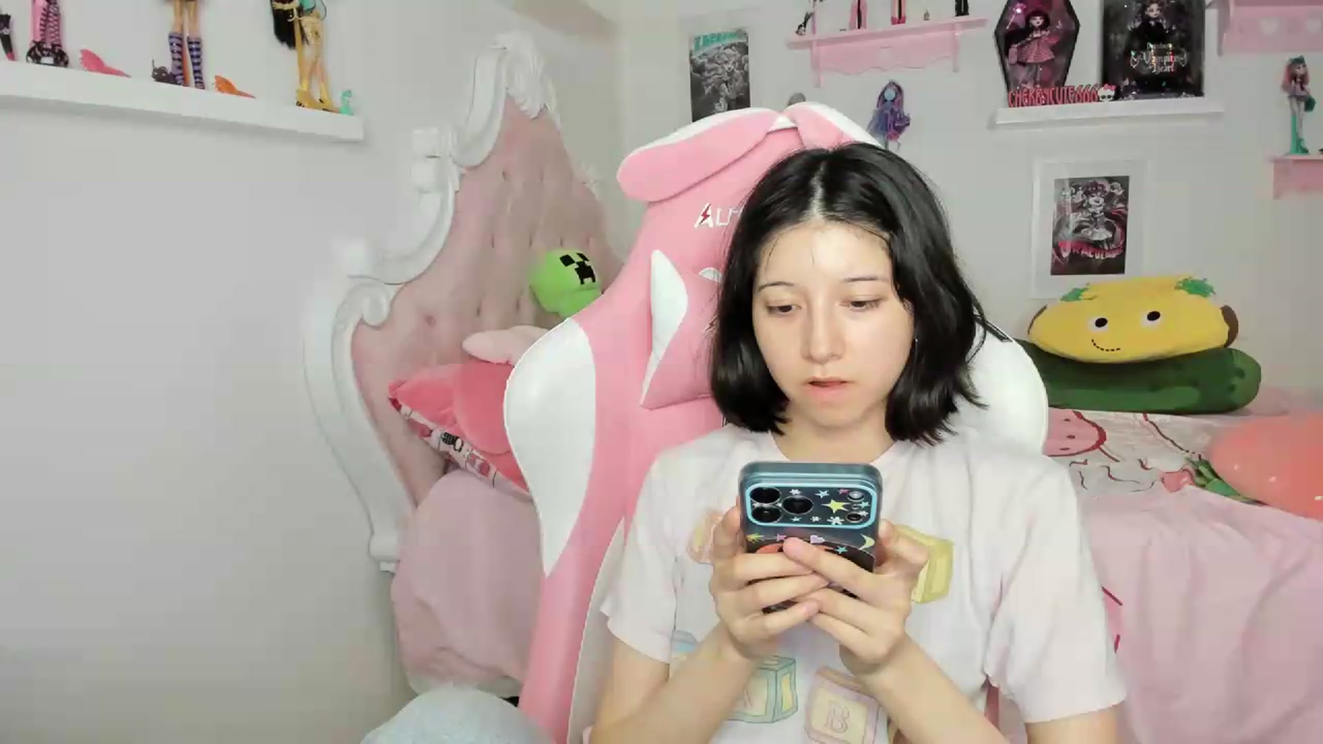 Gallery image thumbnail from Cherrycute666's myfreecams stream on, 08/06/2026, 05:40 image 17 of 20