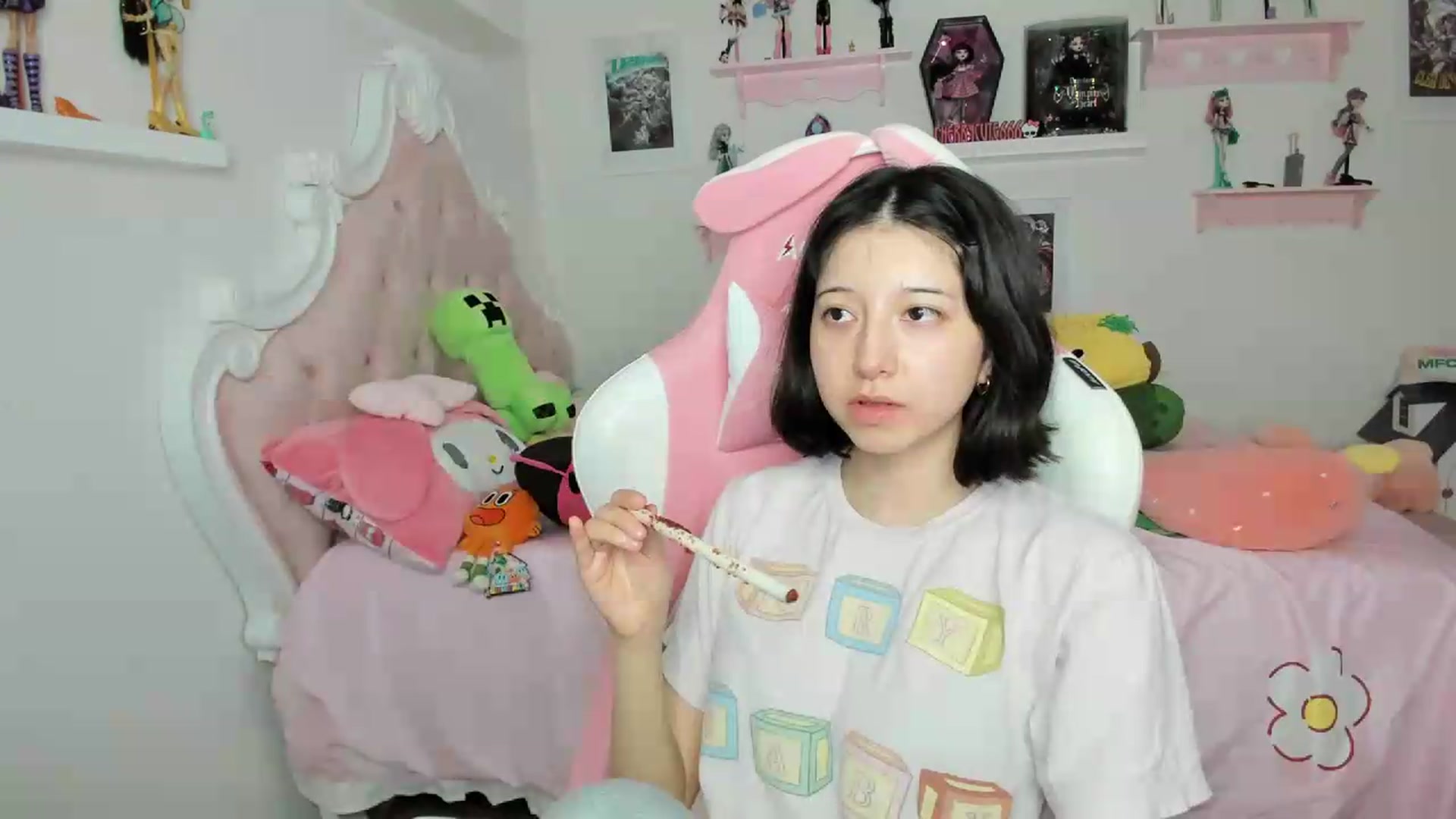 Gallery image thumbnail from Cherrycute666's myfreecams stream on, 08/06/2026, 05:40 image 16 of 20