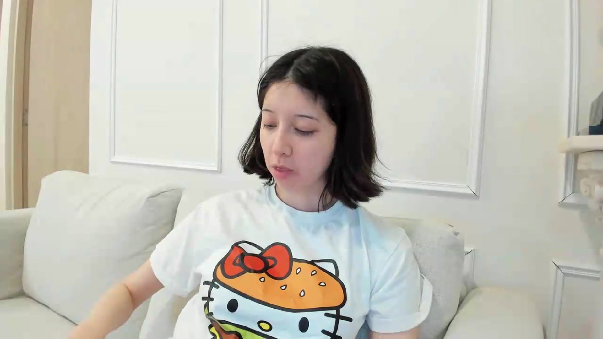 Gallery image thumbnail from Cherrycute666's myfreecams stream on, 08/10/2026, 01:40 image 6 of 20
