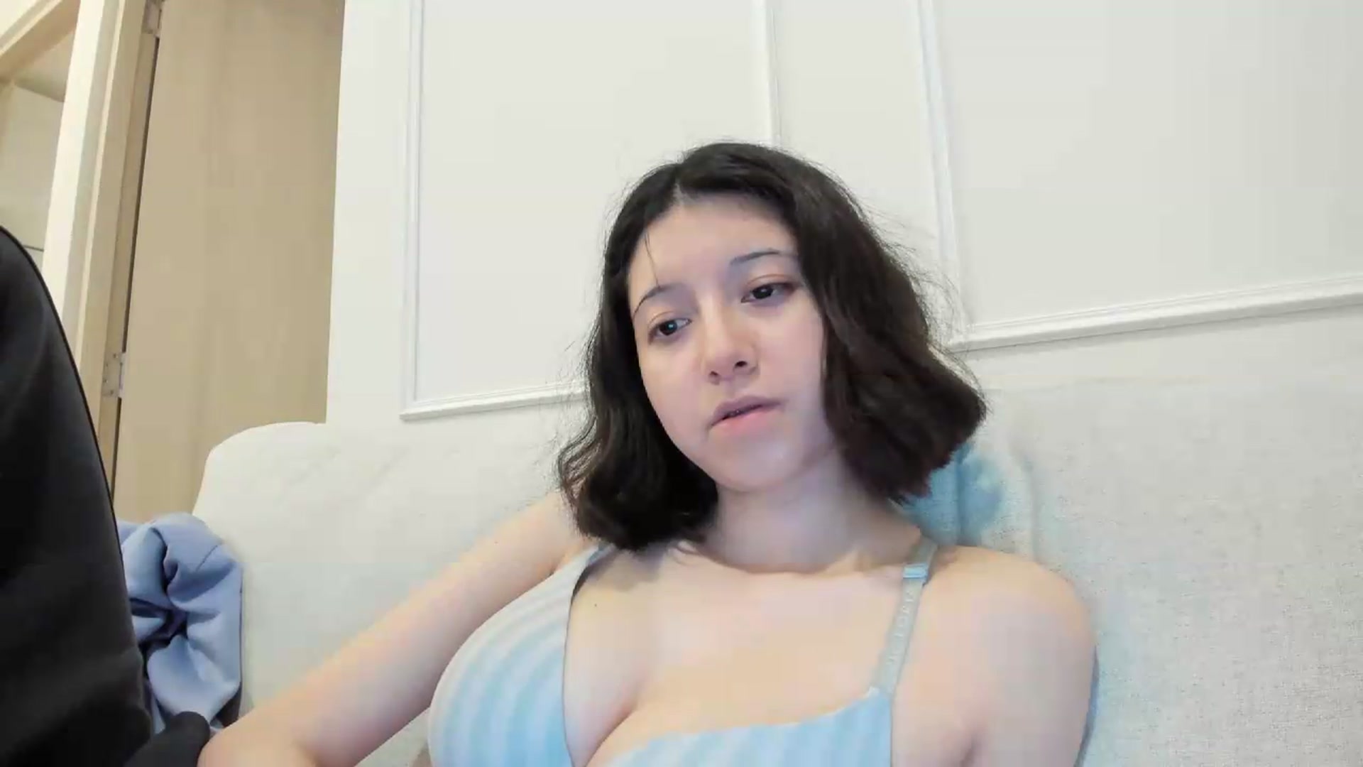 Gallery image thumbnail from Cherrycute666's myfreecams stream on, 08/17/2026, 09:36 image 15 of 20