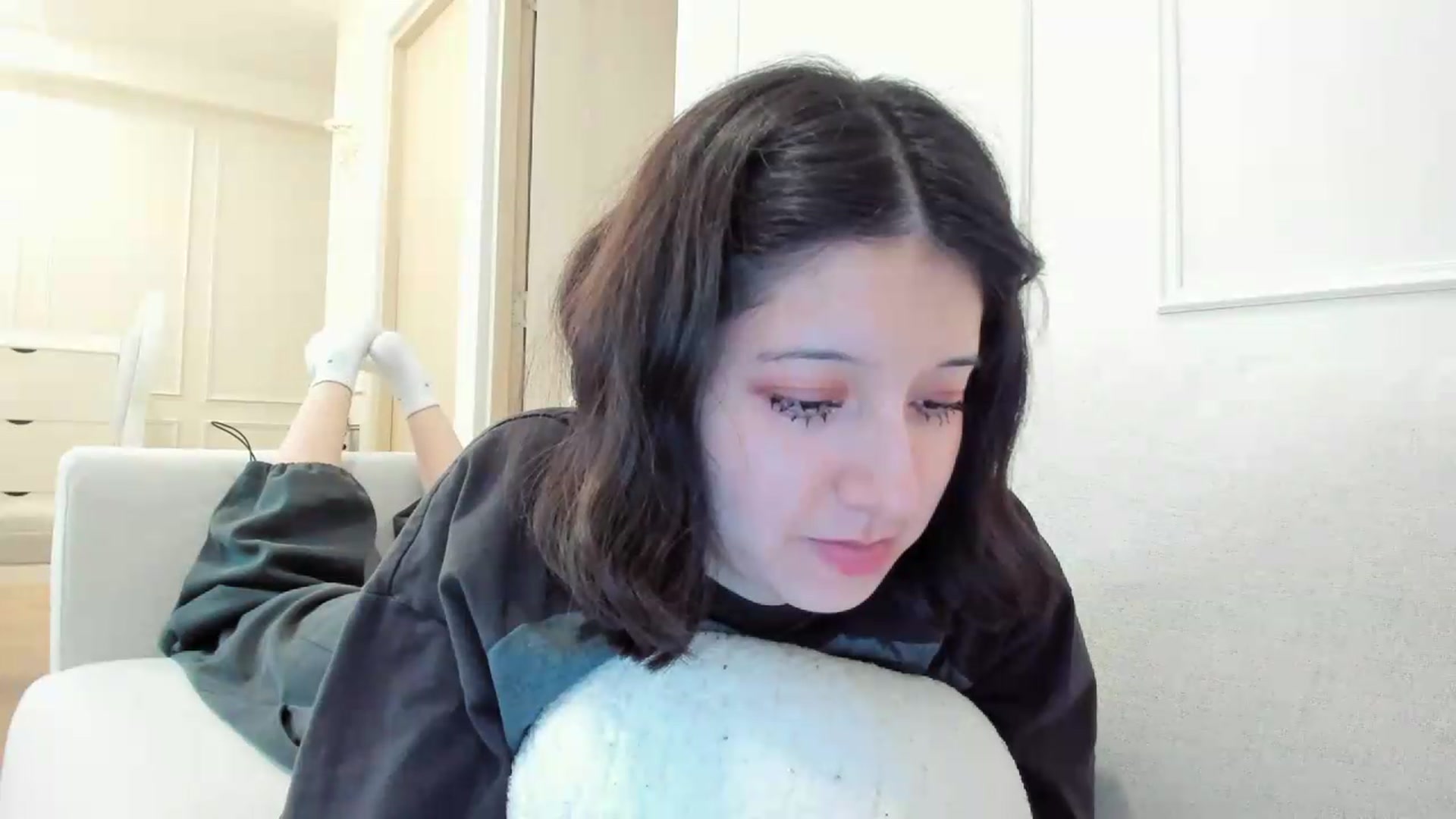 Gallery image thumbnail from Cherrycute666's myfreecams stream on, 08/18/2026, 06:47 image 17 of 20