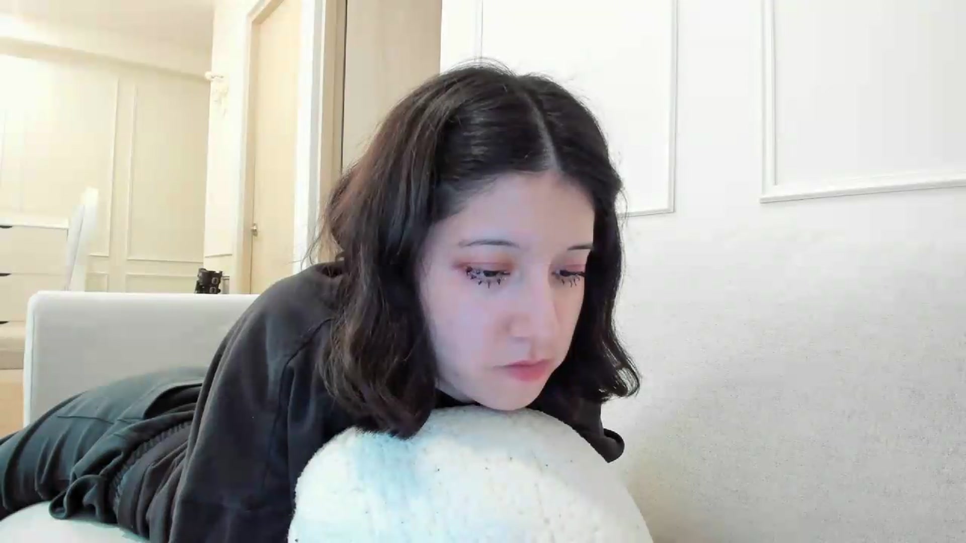 Gallery image thumbnail from Cherrycute666's myfreecams stream on, 08/18/2026, 06:47 image 15 of 20