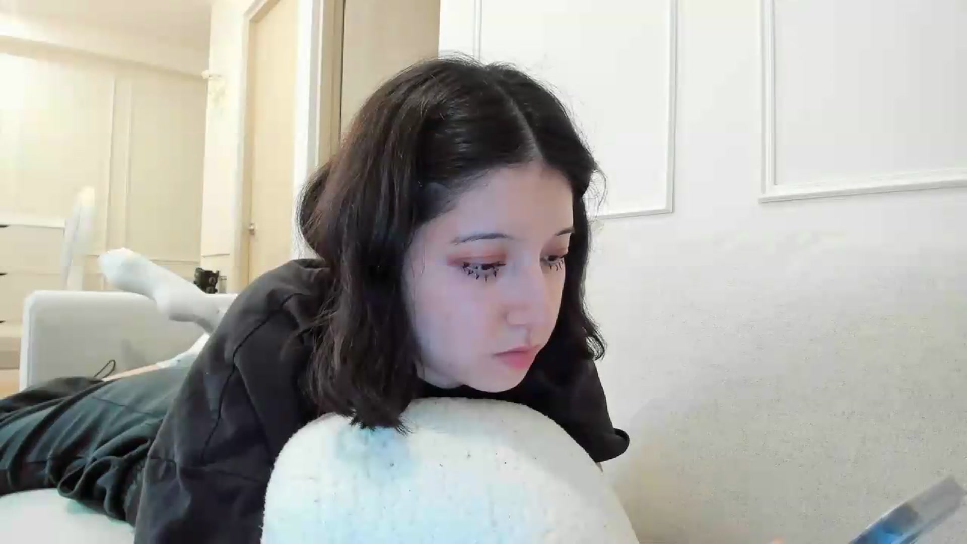 Gallery image thumbnail from Cherrycute666's myfreecams stream on, 08/18/2026, 06:47 image 13 of 20