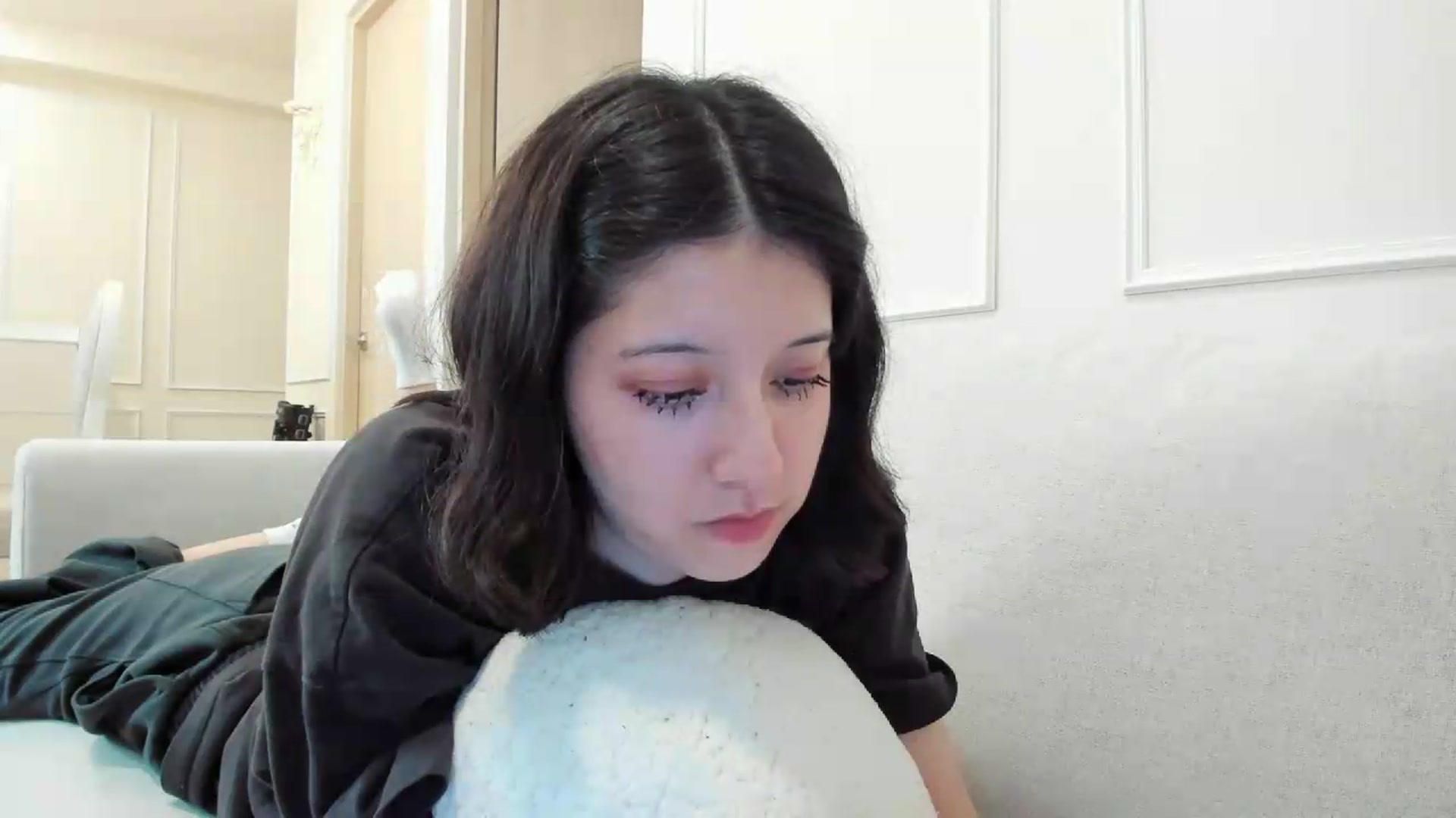 Gallery image thumbnail from Cherrycute666's myfreecams stream on, 08/18/2026, 06:47 image 4 of 20