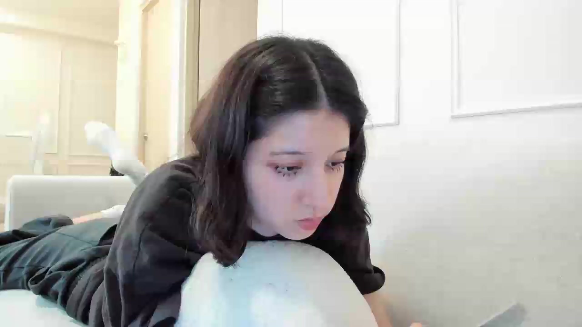 Gallery image thumbnail from Cherrycute666's myfreecams stream on, 08/18/2026, 06:47 image 8 of 20