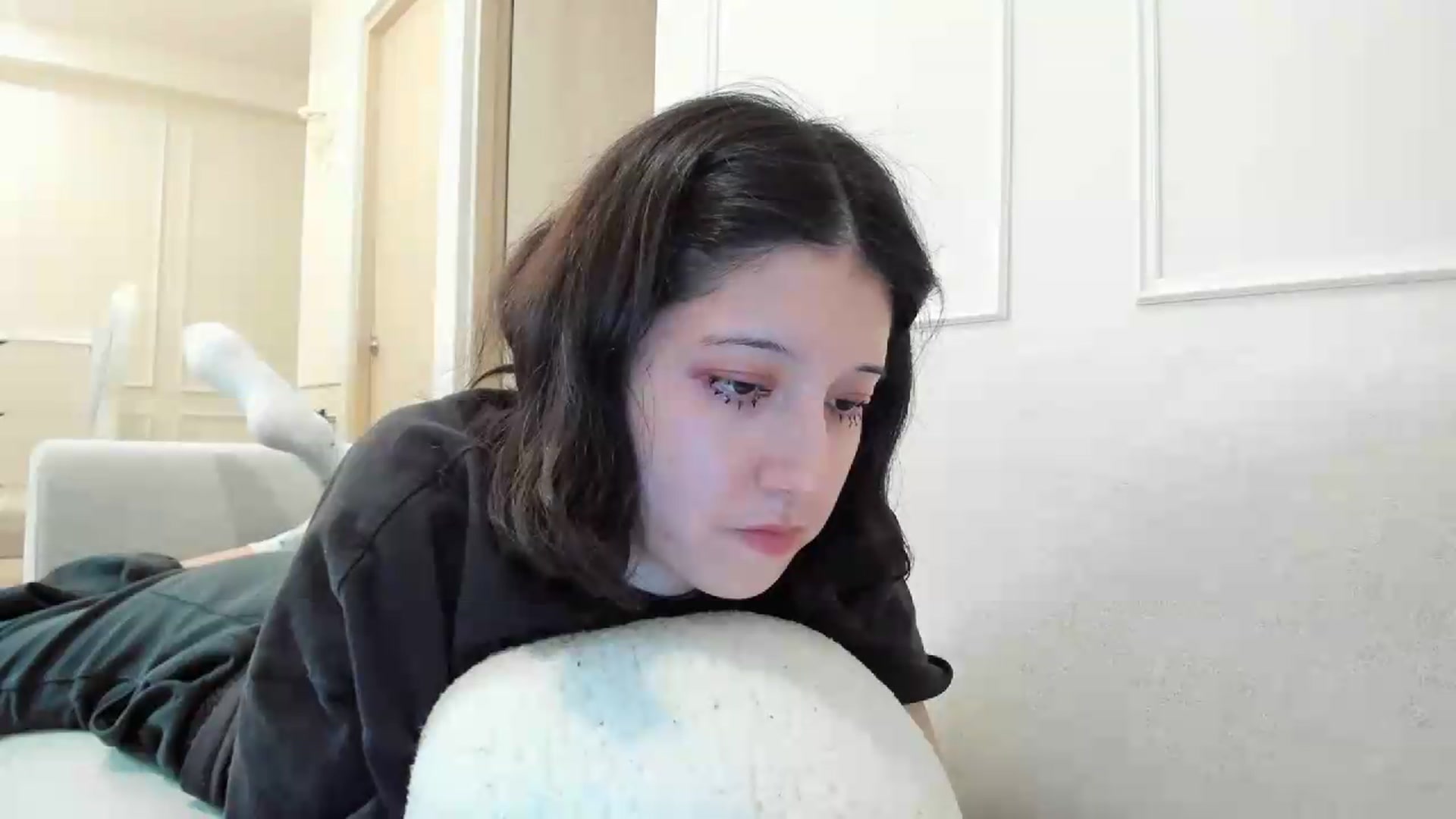 Gallery image thumbnail from Cherrycute666's myfreecams stream on, 08/18/2026, 06:47 image 11 of 20