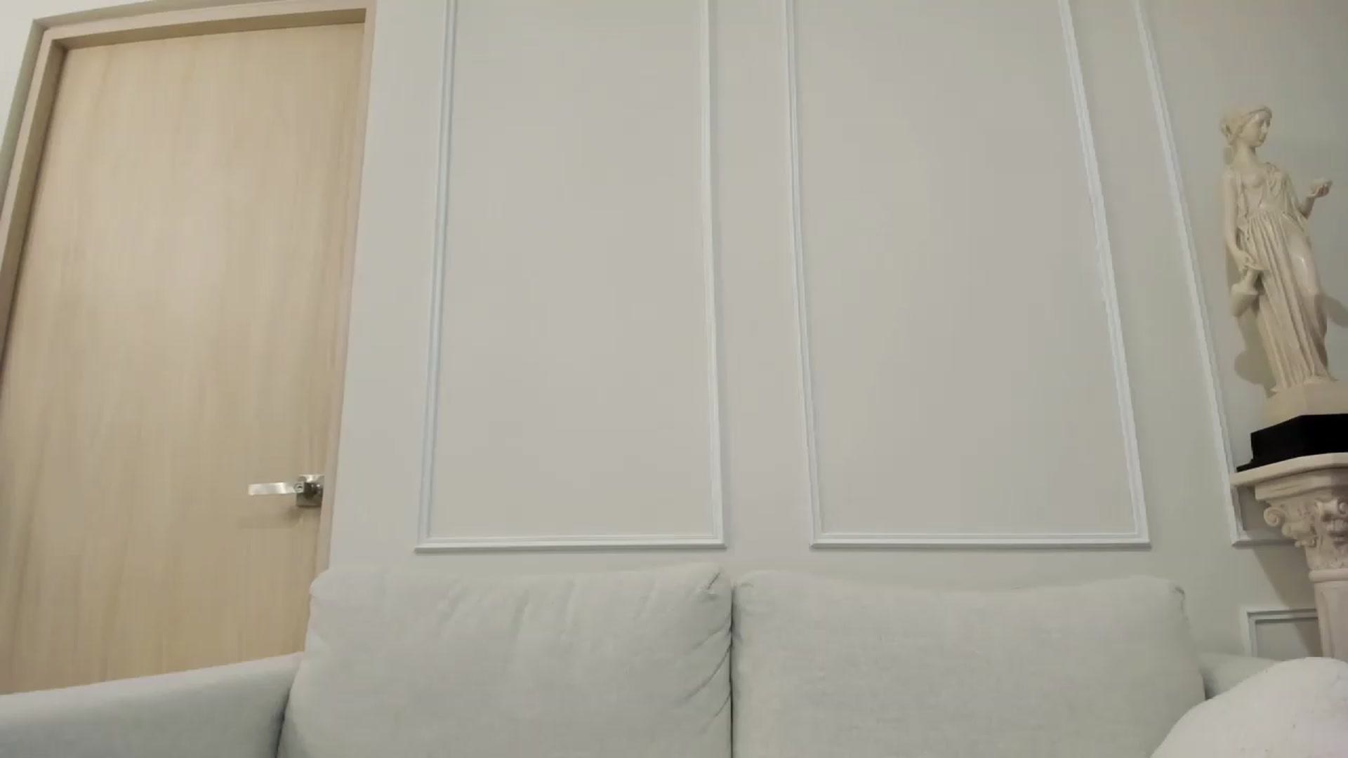 Gallery image thumbnail from Cherrycute666's myfreecams stream on, 08/18/2026, 07:35 image 6 of 20