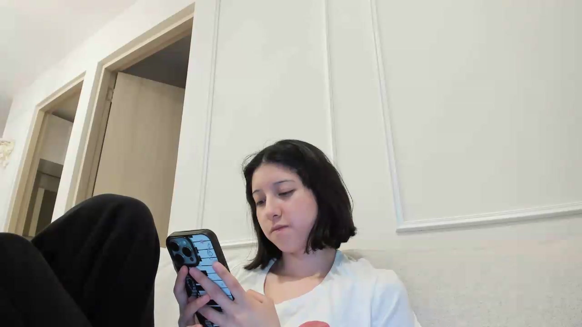 Gallery image thumbnail from Cherrycute666's myfreecams stream on, 08/25/2026, 05:51 image 17 of 20