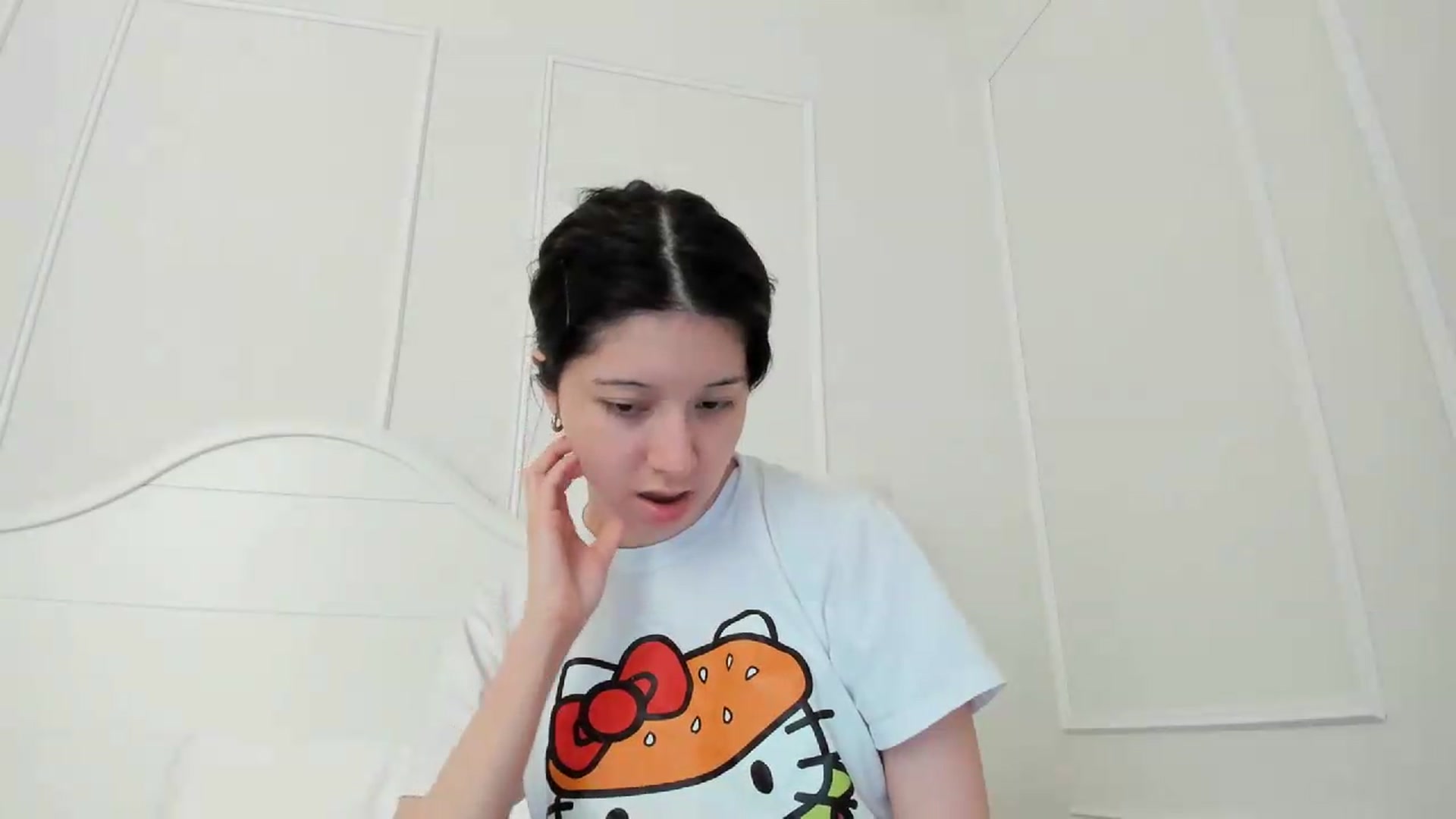 Gallery image thumbnail from Cherrycute666's myfreecams stream on, 08/25/2026, 22:19 image 18 of 20